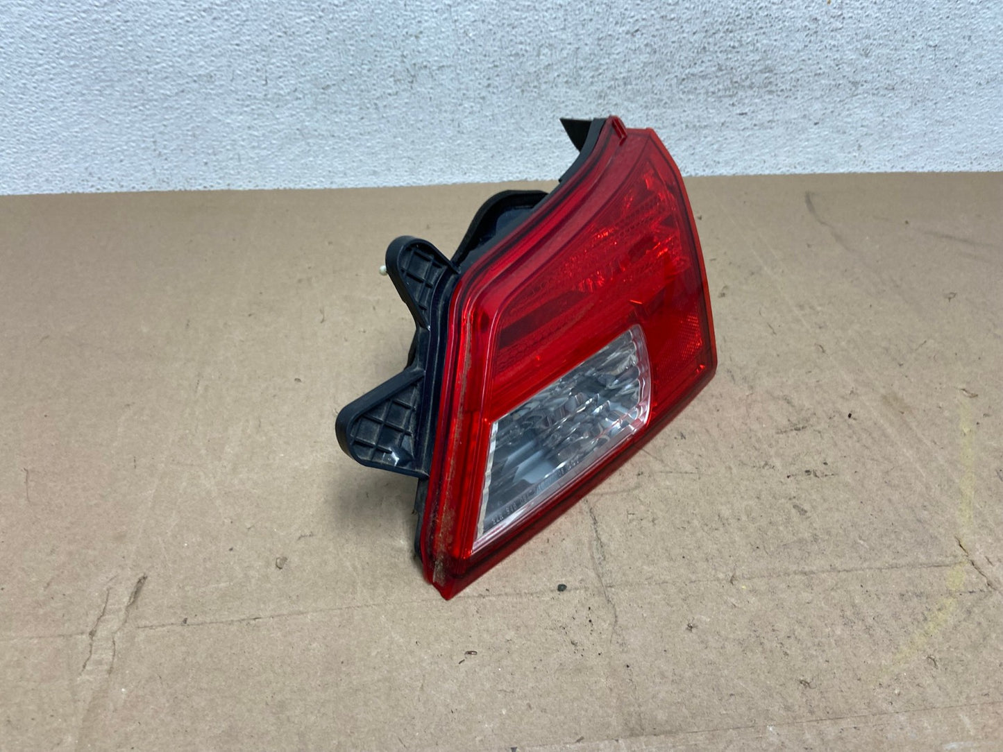 2010 - 2014 Subaru Outback Right Passenger RH Inner Tail Light AE6829 LK2