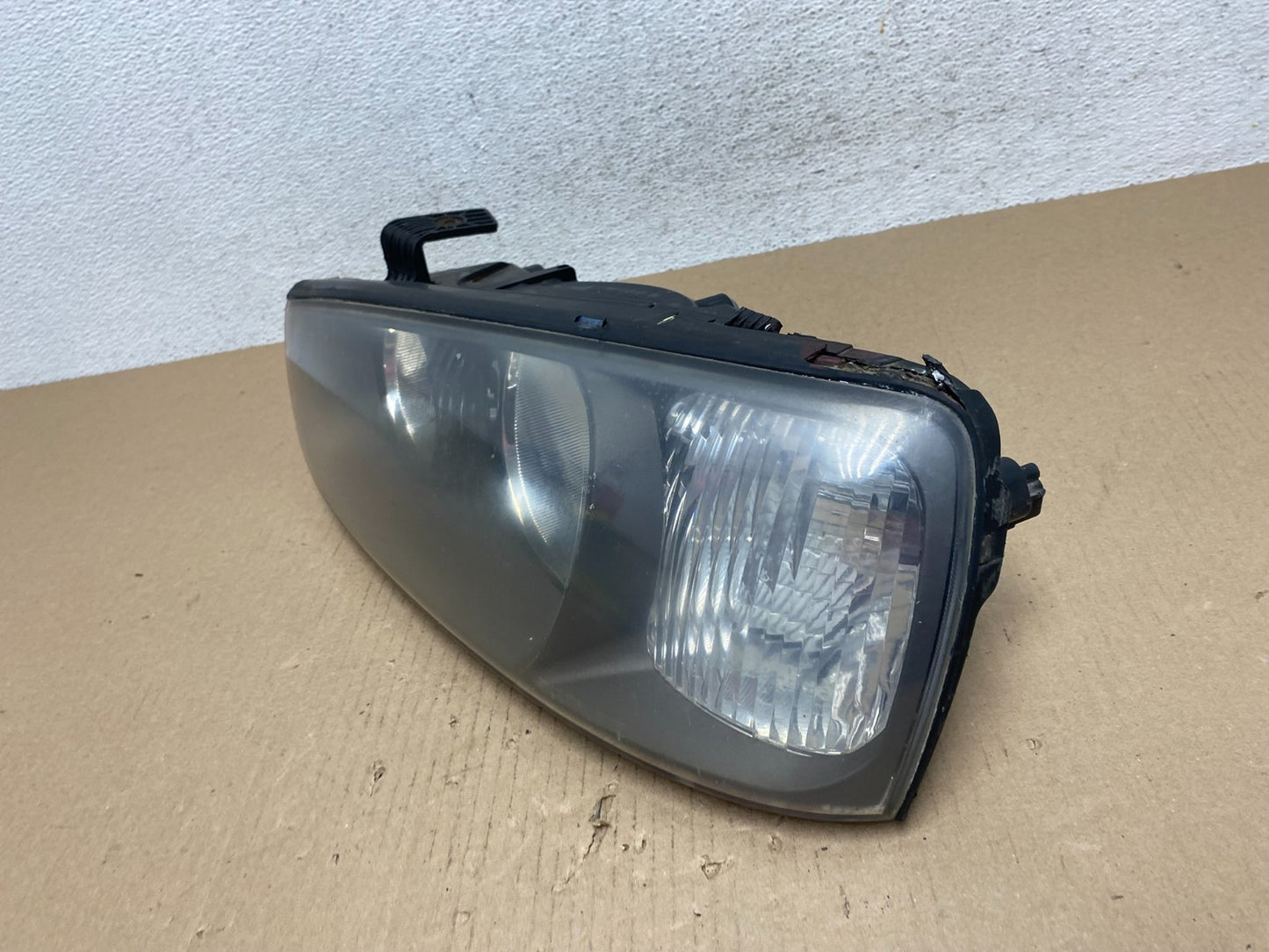 2001 2002 2003 Hyundai Elantra Left Driver LH Side Halogen Headlight AE7220 DW1