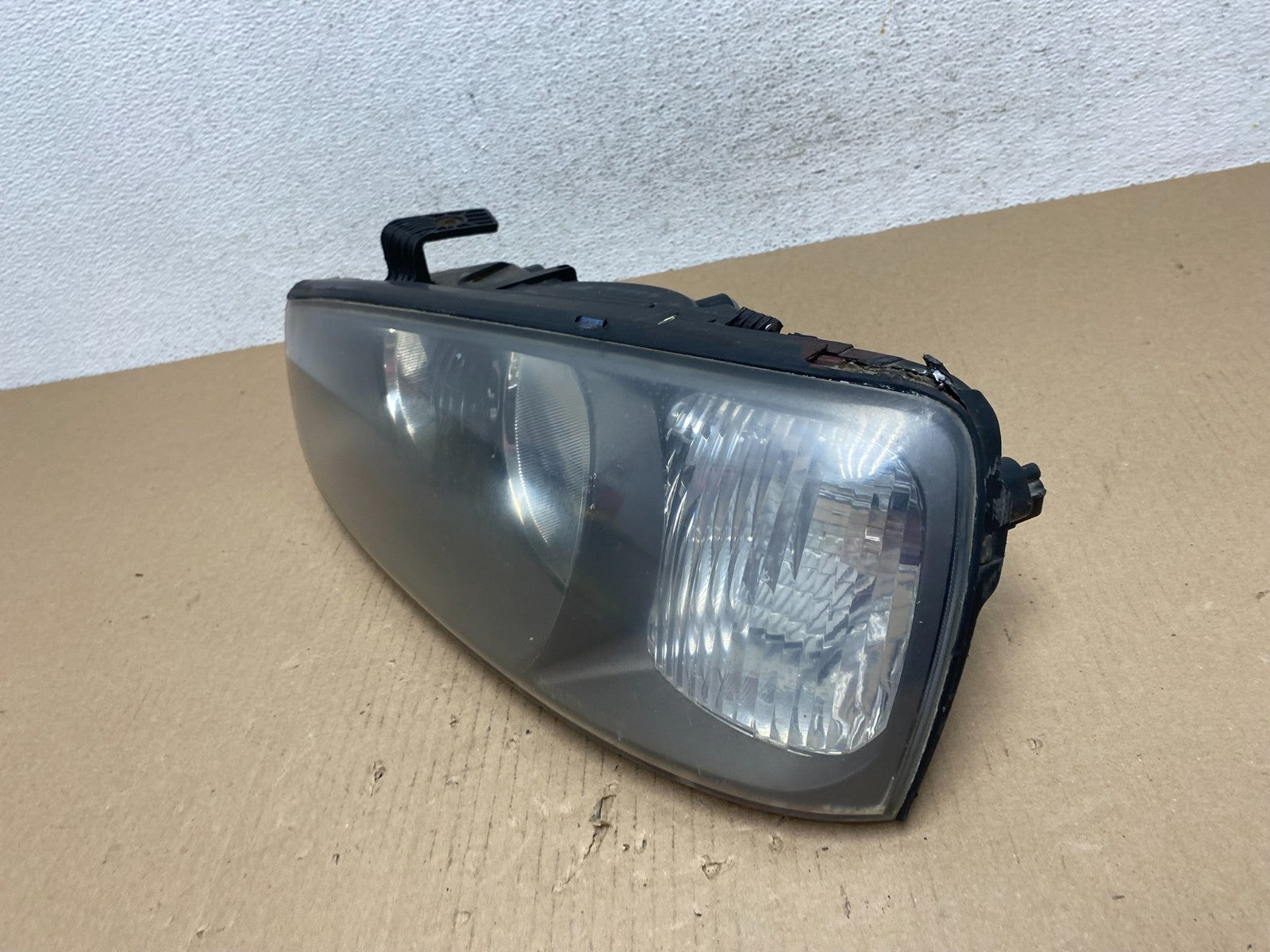 2001 2002 2003 Hyundai Elantra Left Driver LH Side Halogen Headlight AE7220 DW1