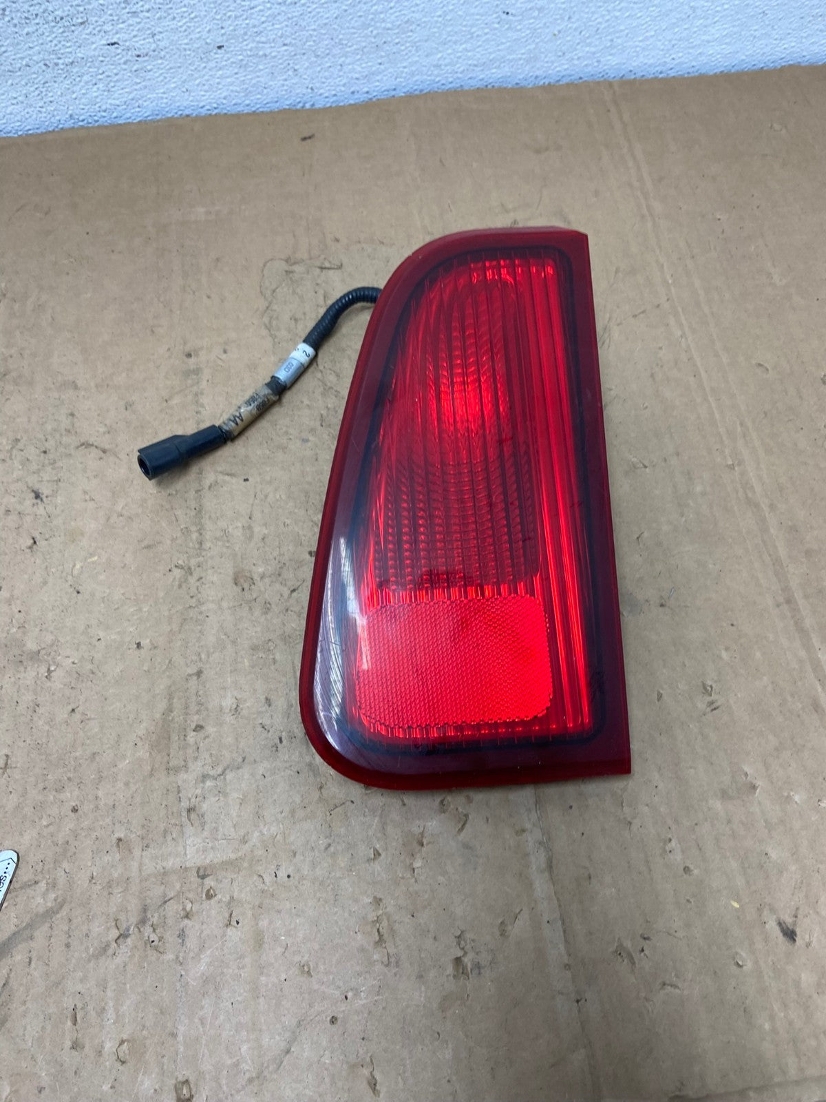 2003-2006 Lincoln Navigator Right Passenger RH Inner Tail Light AD1228 LK0