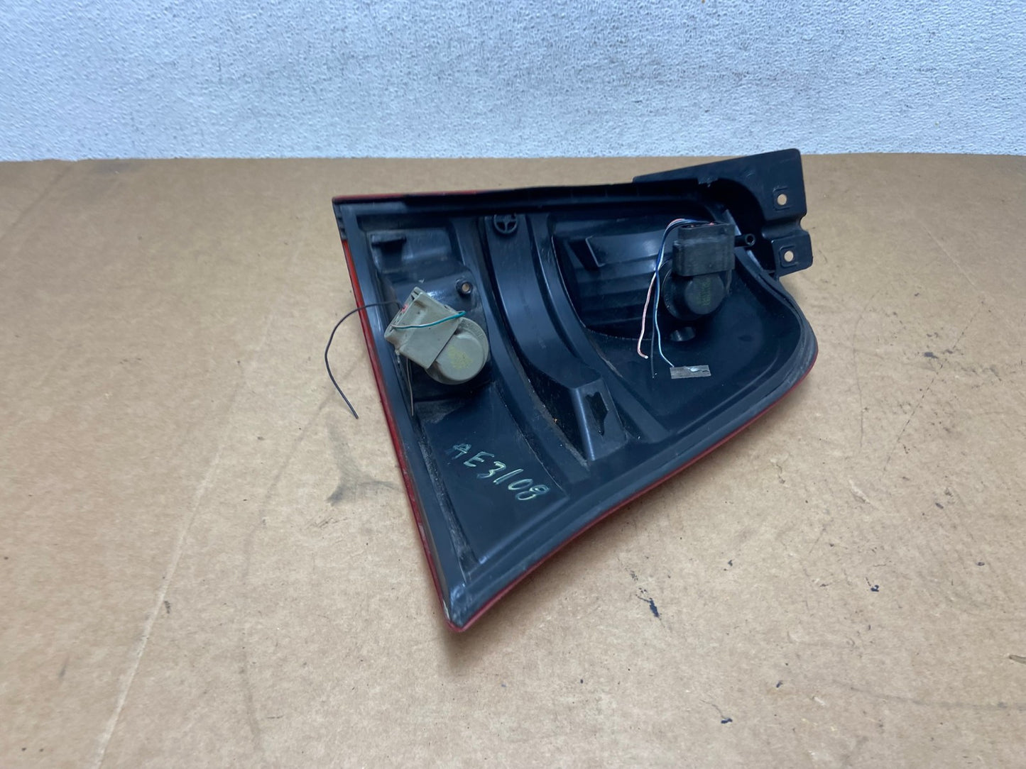 2004 to 2007 Ford Freestar Left Driver LH Side Tail Light AE3108 LK6