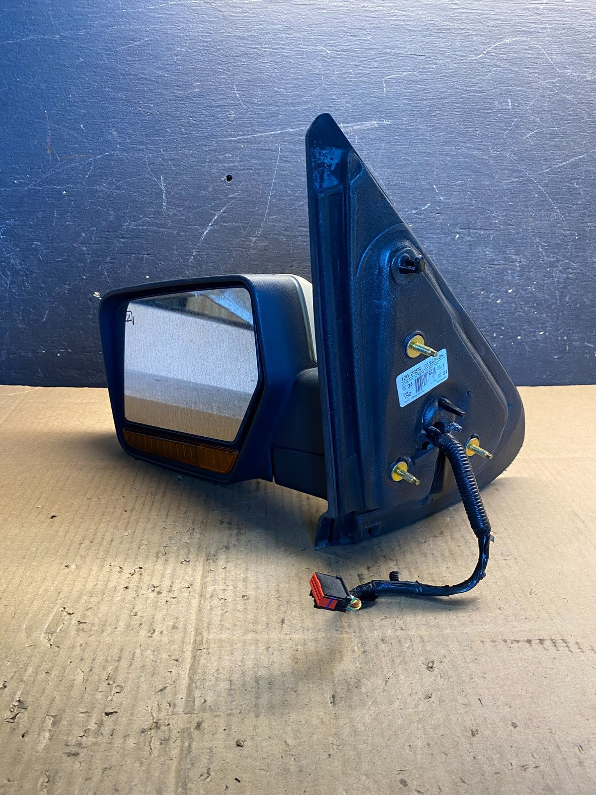 2007-2011 Ford Expedition Left Driver View Door Mirror AA7804 DG11