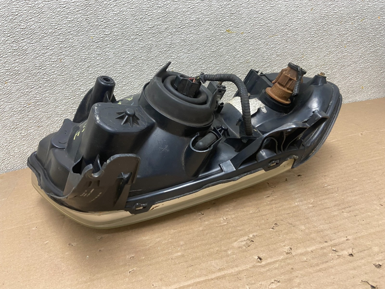 2001 to 2004 Mazda Tribute Left Driver Lh Side Halogen Headlight Oem AA8754 DW5