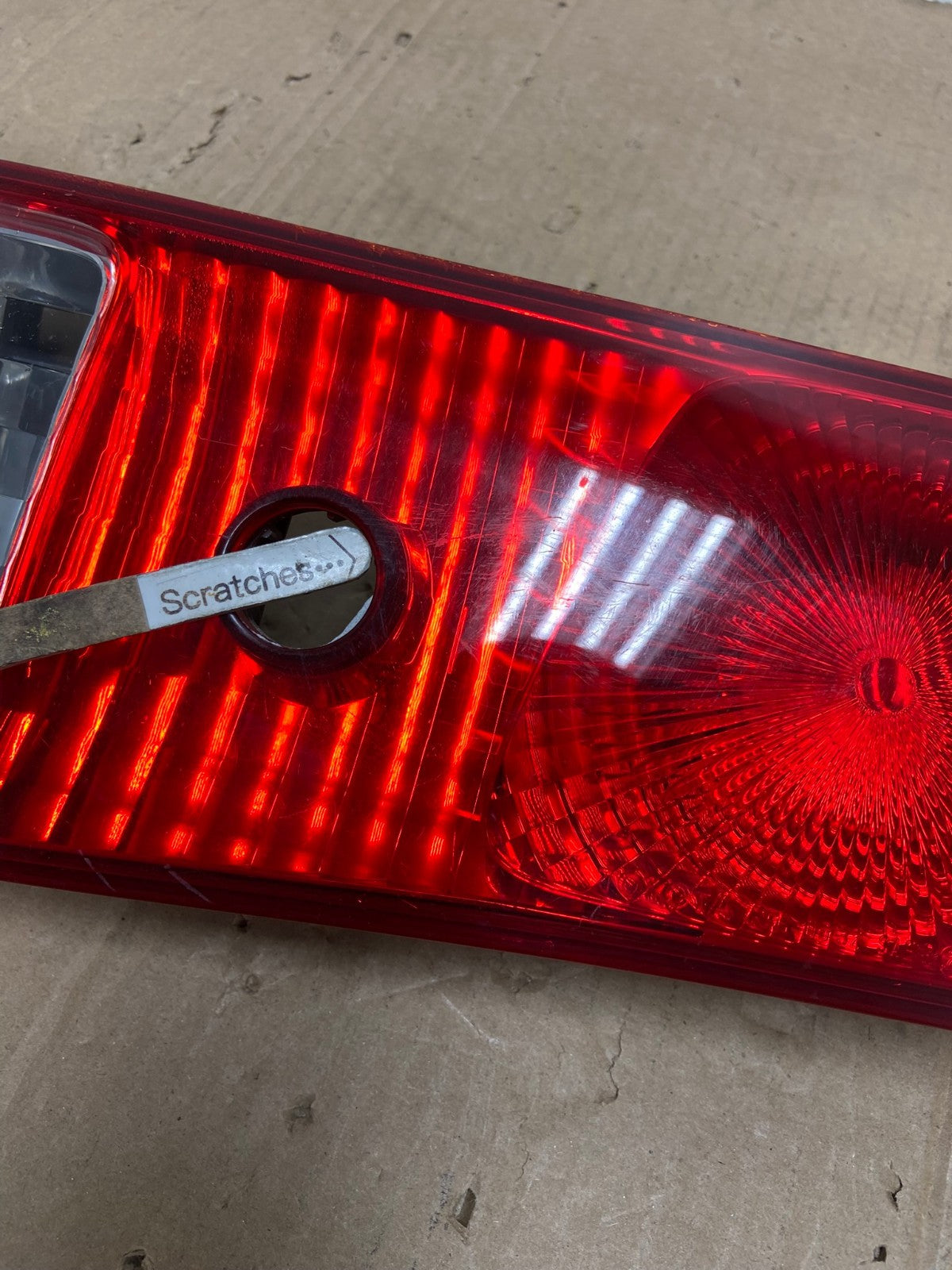 2000-2001 Toyota Camry Tail Light Right Passenger Rh Side Inner AE9218 LK3