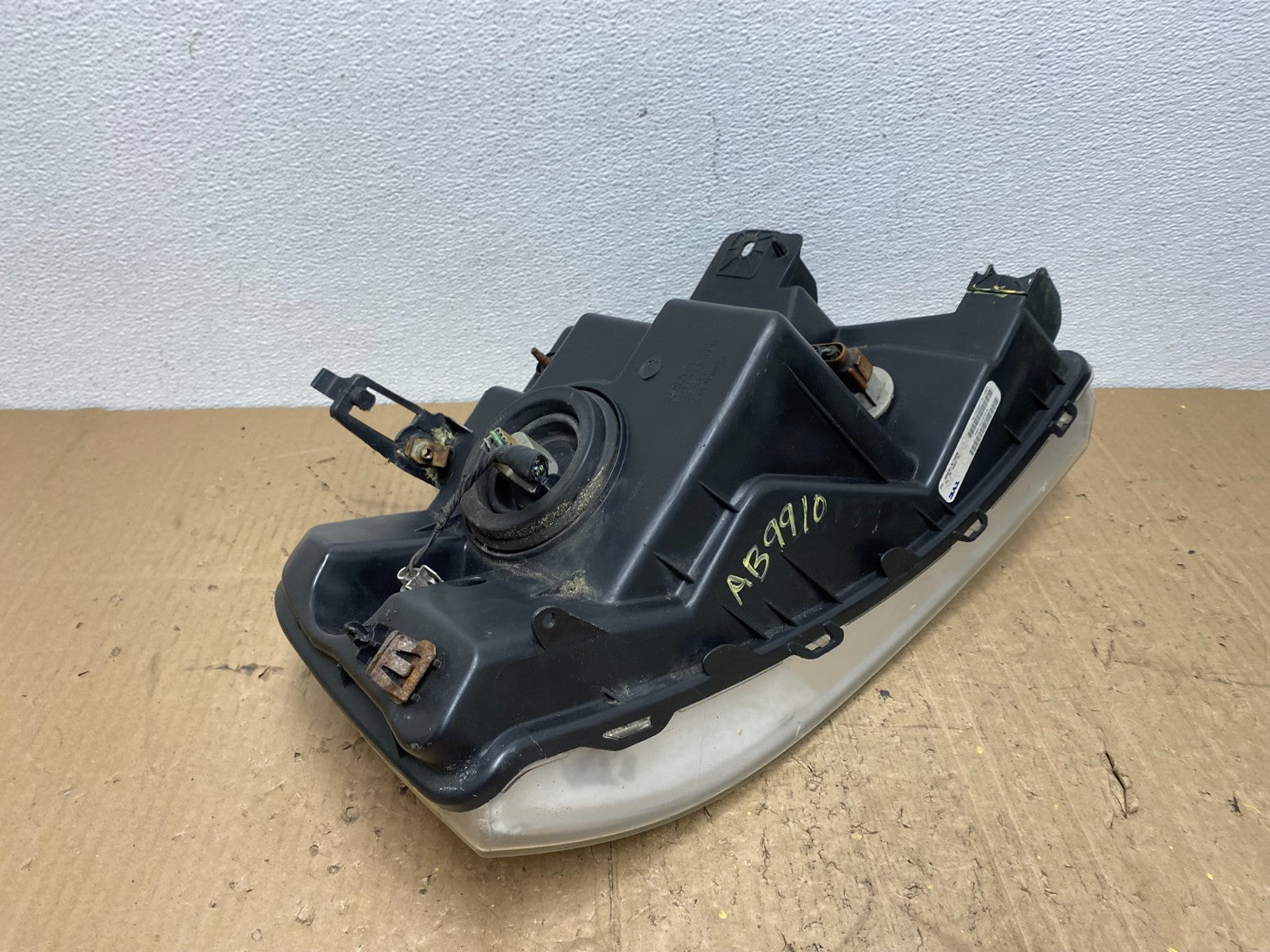2004 to 2008 Ford F-150 F150 Left Driver LH Halogen Headlight TYC AB9910 DW8