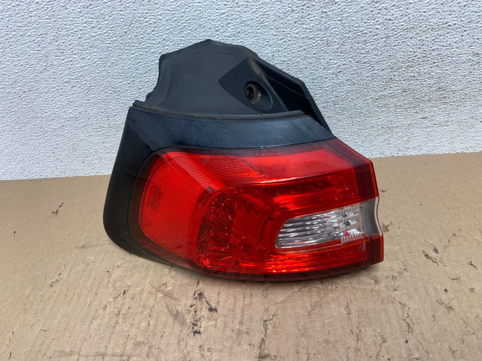 2014 to 2018 Jeep Cherokee Left Driver LH Side Tail Light AE8885 LK0