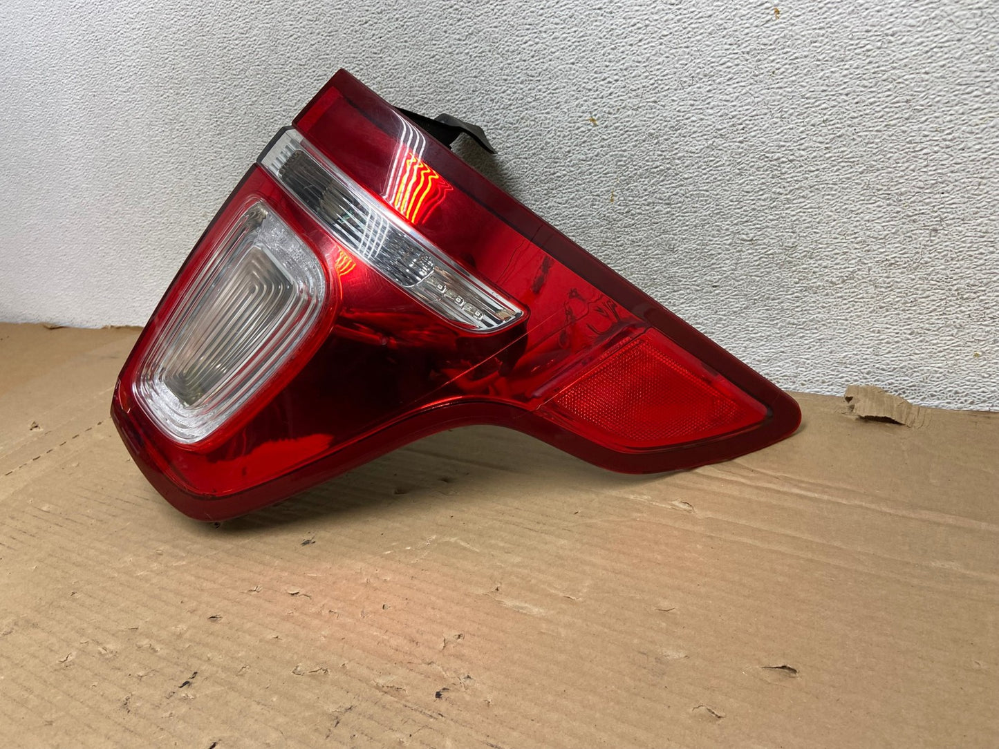 2011 2012 2013 2014 2015 Ford Explorer Right Passenger RH Tail light AG8134 LK2