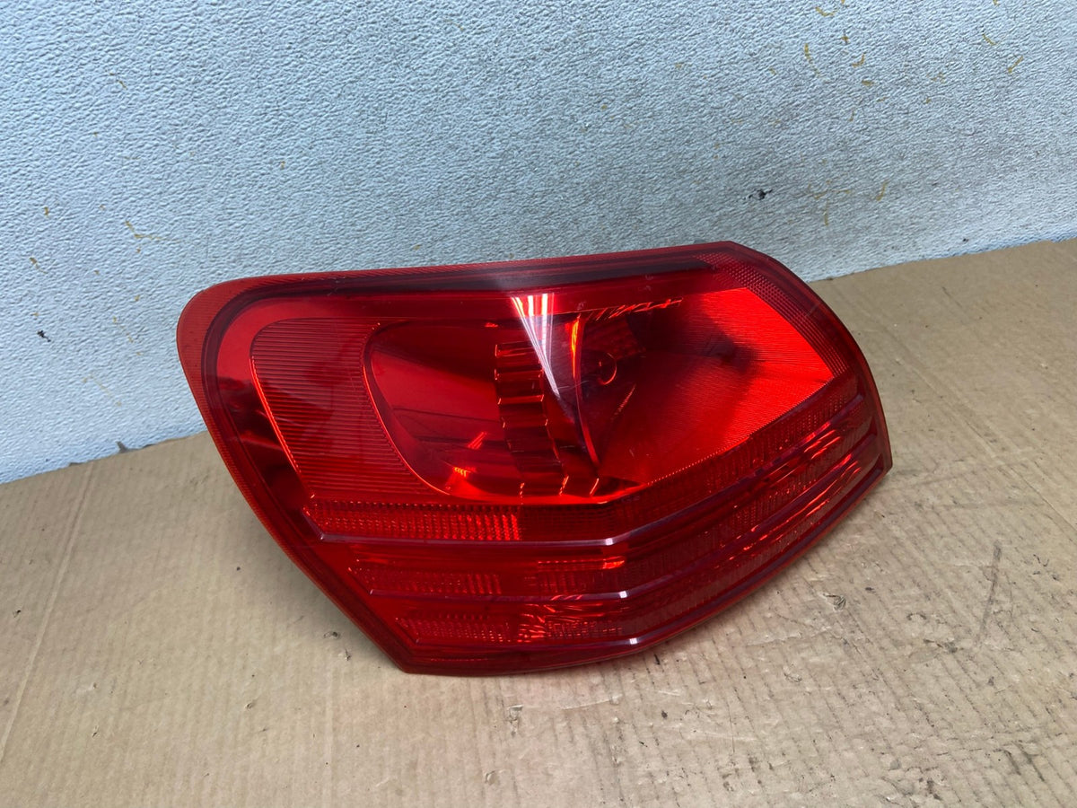 2008 to 2015 Nissan Rogue Left Driver Lh Side Tail Light AI7800 LK0