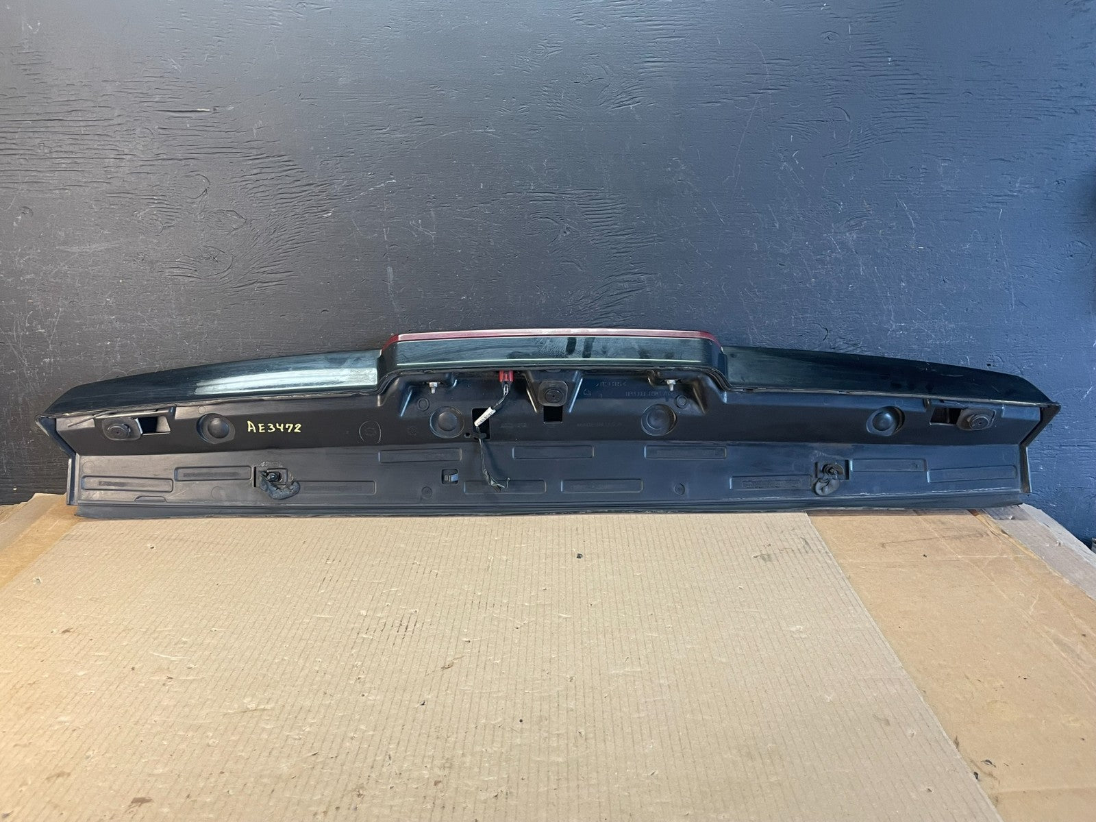 2007-2014 Chevrolet Tahoe Suburban Yukon Spoiler Wing 3rd Brake Light AE3472DG3