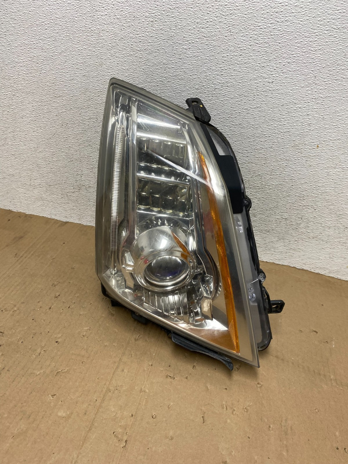 2008 to 2014 Cadillac CTS Right Passegner RH Side Xenon Headlight AE9158 DW0