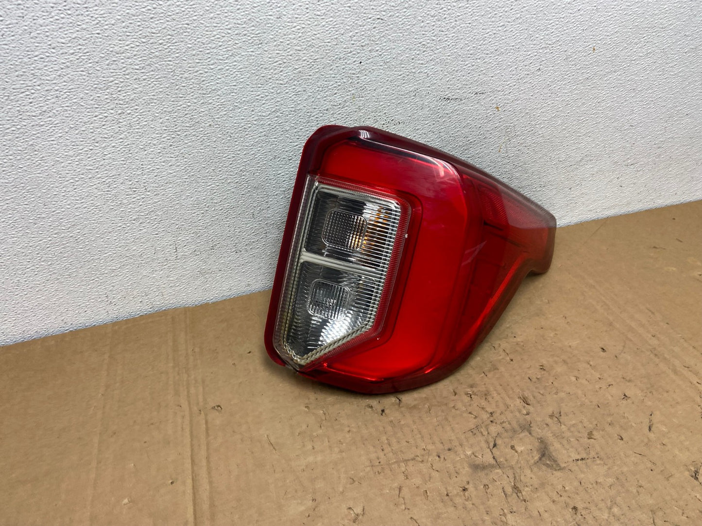 2020 2021 2022 2023 Ford Explorer Right Passenger Side Tail light AD3054 LK2