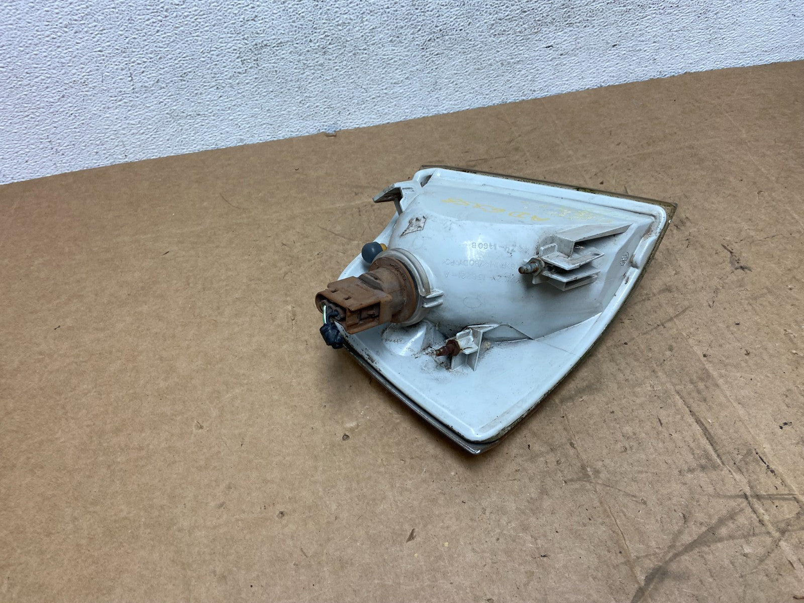 2002-2004 Ford Explorer Front Left Driver LH Side Turn Signal AD6358 DG6
