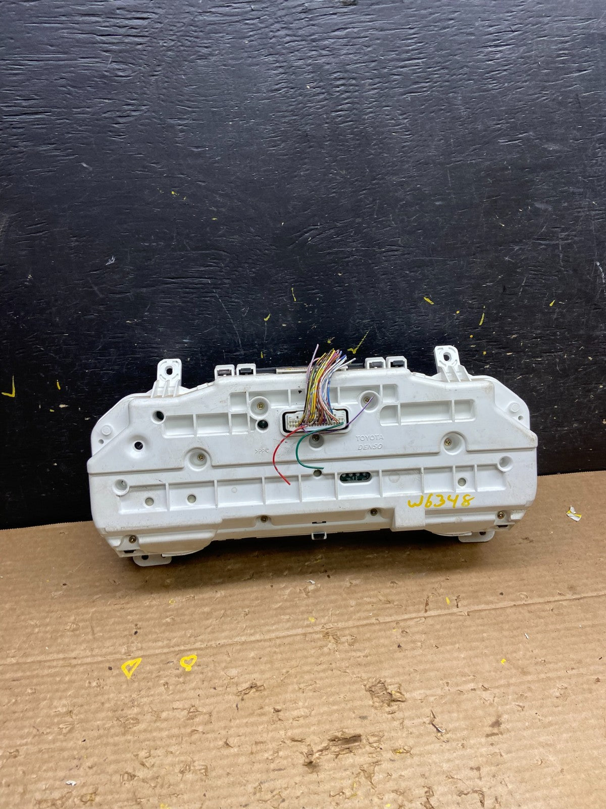 2004 2005 Toyota Sienna Speedometer Cluster Gauge W6348 DG4