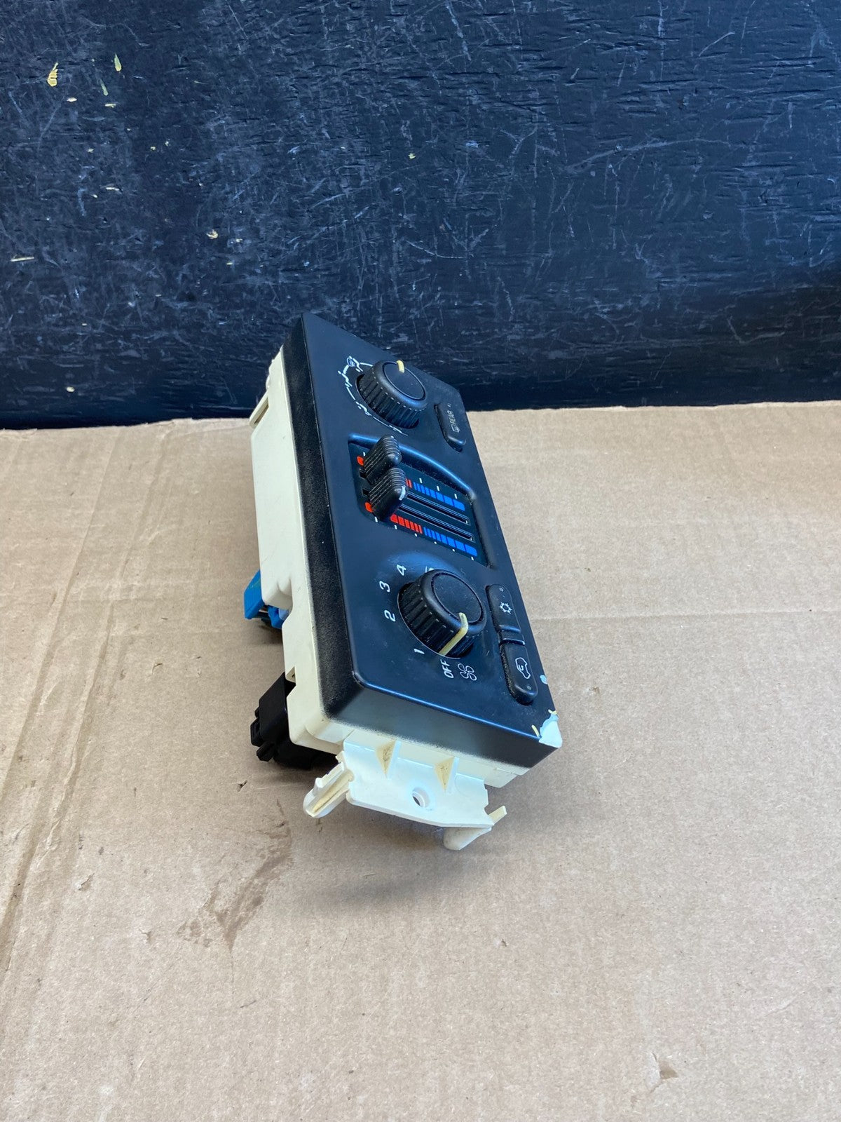 2003 to 2006 Chevrolet Silverado HVAC Heater Climate Control Module AE1918 DG1