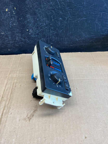 2003 to 2006 Chevrolet Silverado HVAC Heater Climate Control Module AE1918 DG1