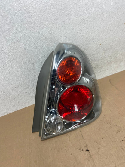2005 to 2006 Nissan Altima Tail Light Right Passenger RH Side AE6811 LK2