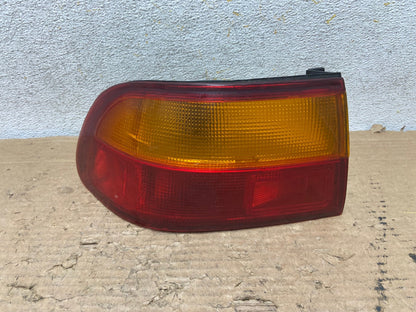 1992 to 1995 Honda Civic Left Driver LH Side Tail Light AH9291 LK0