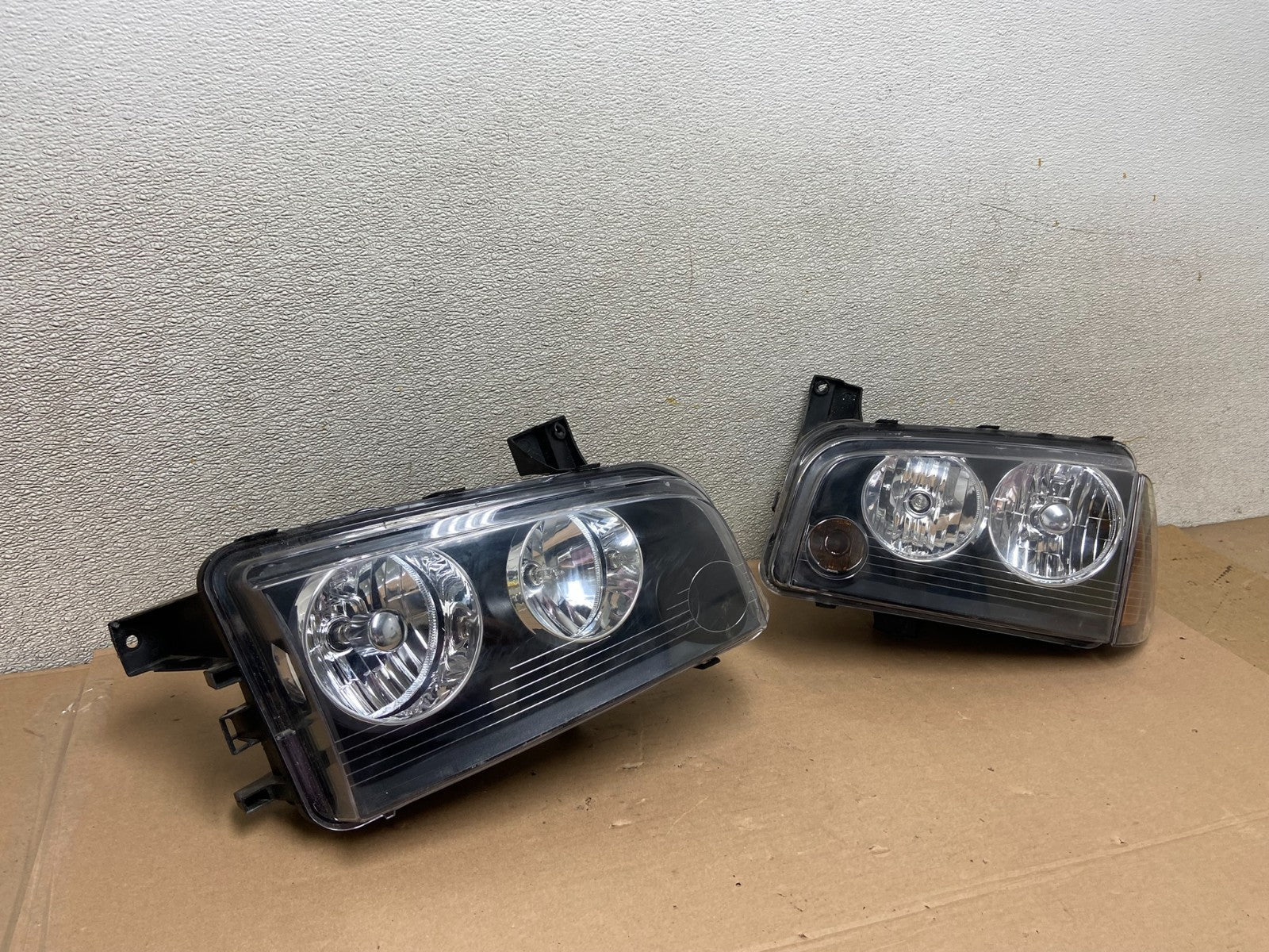 2006-2010 Dodge Charger Left+Right Side Set Halogen Headlights AA9868 DW2
