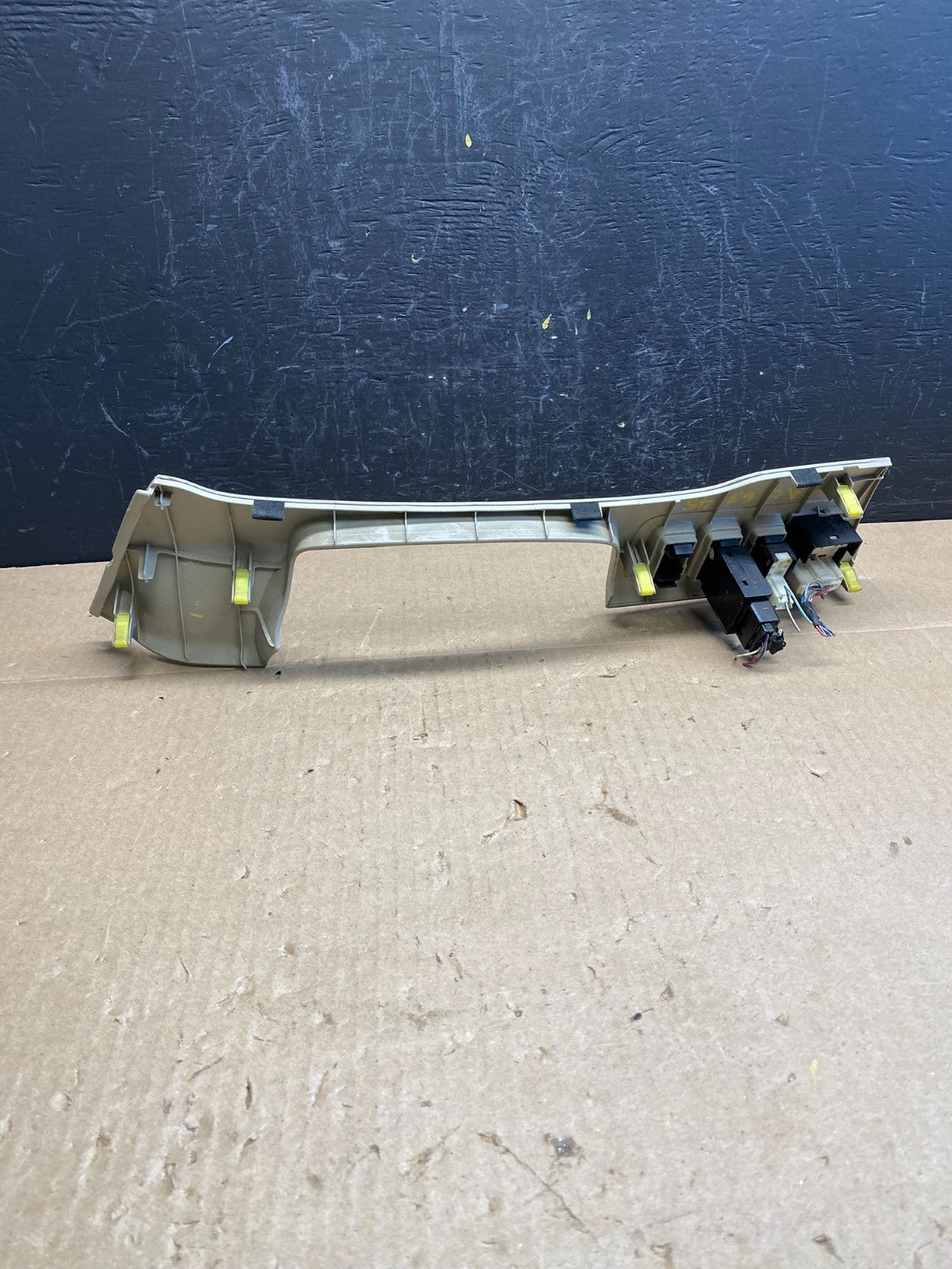2001 to 2007 Toyota Highlander Lower Dash Trim Bezel Mirror Switch AC6345 DG4