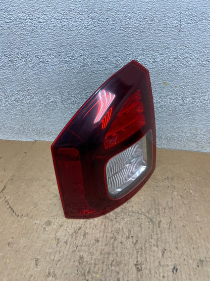2014 - 2017 Jeep Compass Left Driver LH Side Tail Light Z9560 DW2