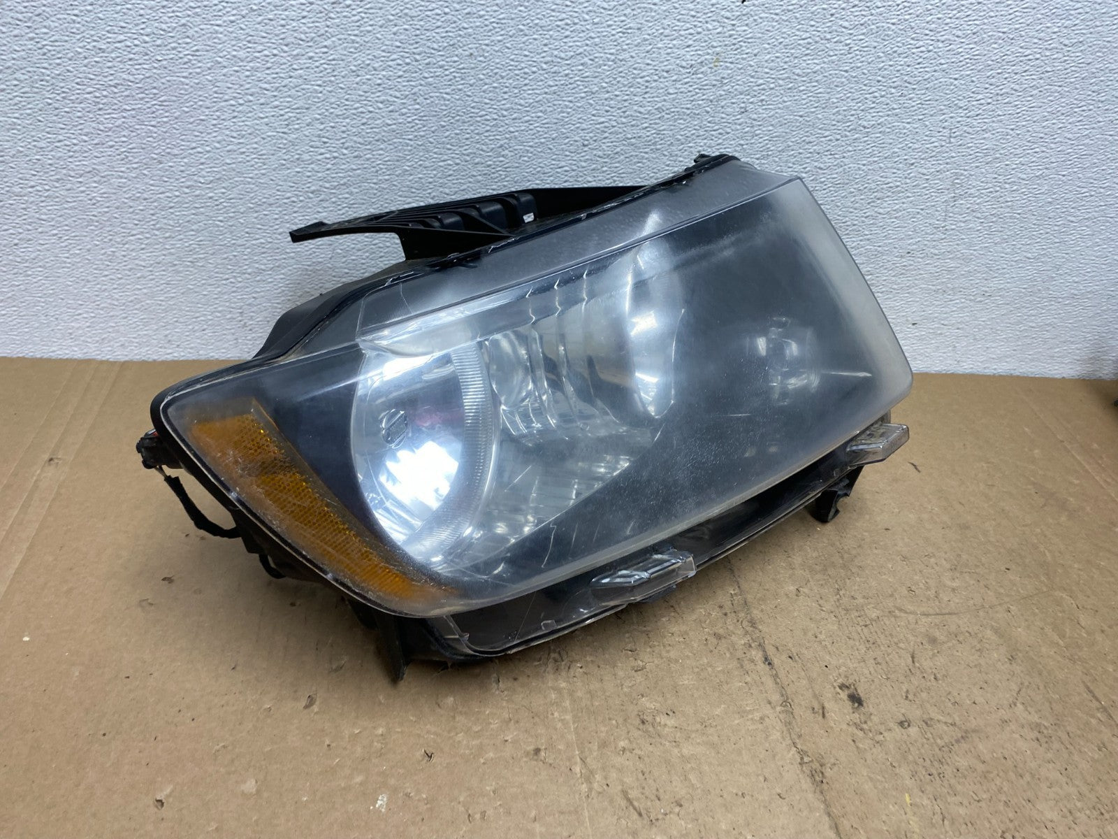 2011-2013 Jeep Grand Cherokee Right Passenger Halogen Headlight AC7247 DW2