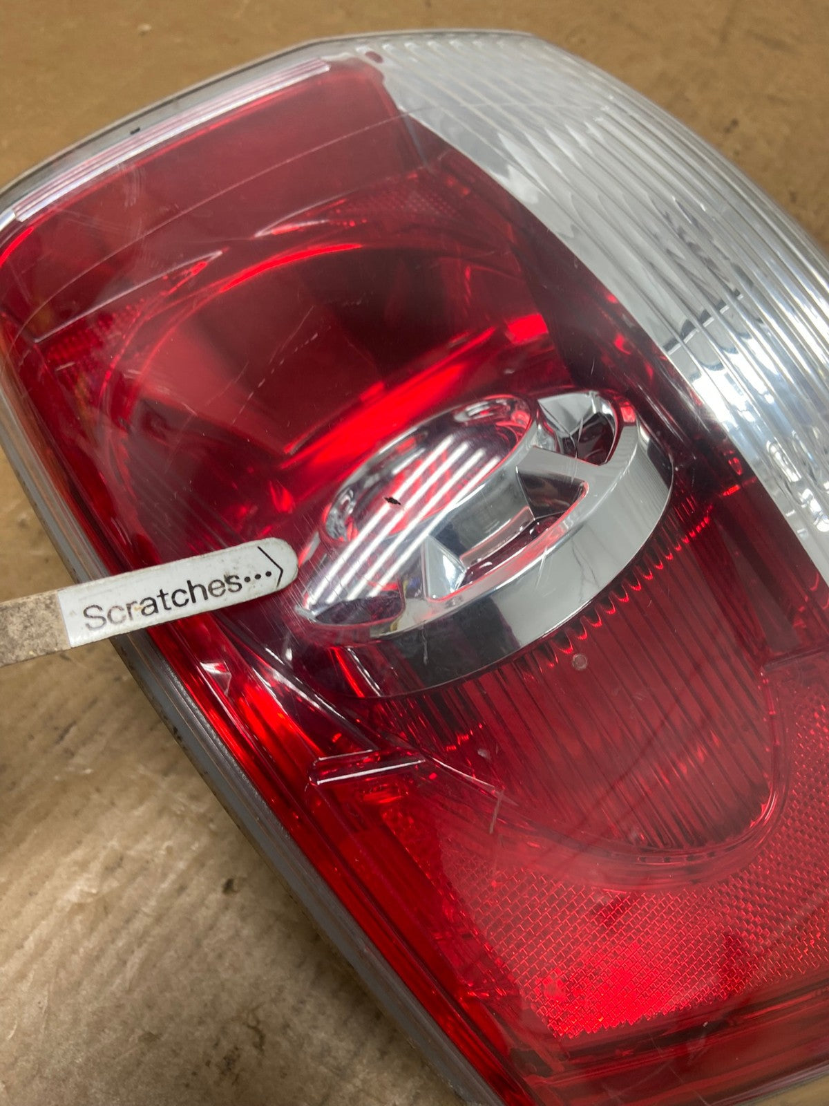 2007 to 2012 GMC Acadia Halogen Tail Light Right Passenger RH Side AE0313 LK3