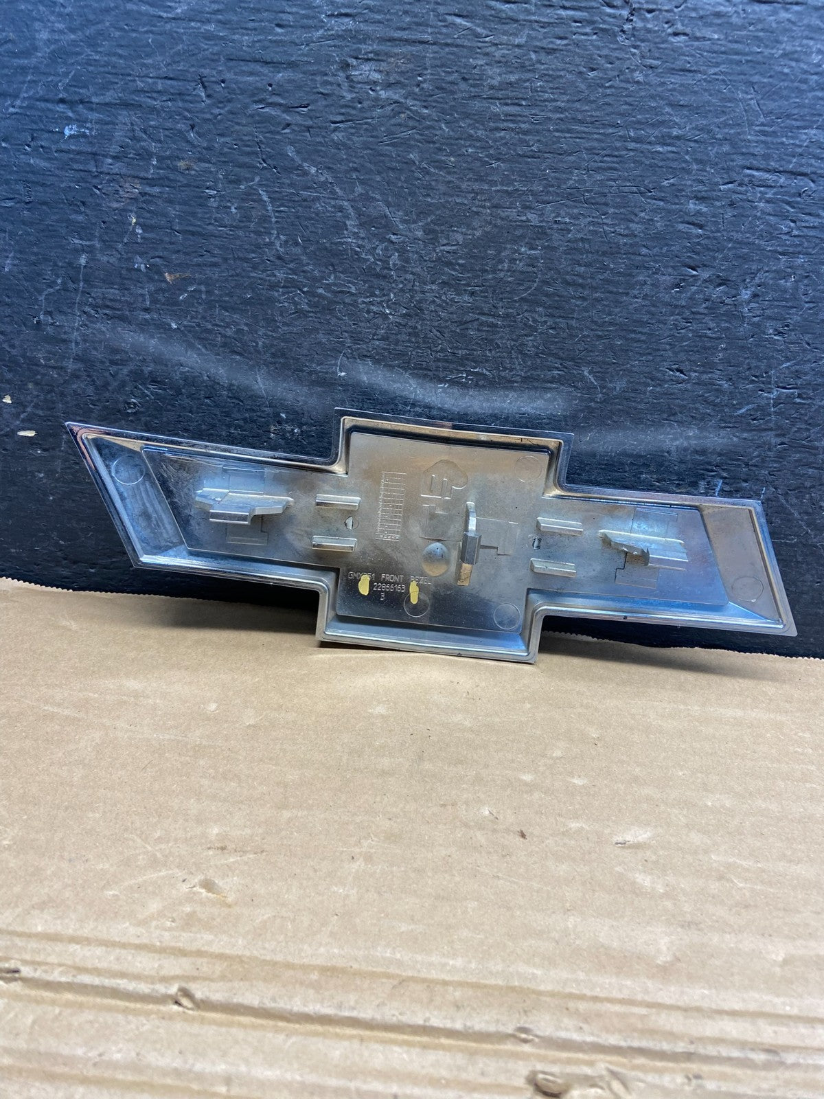 2013 2014 2015 Chevrolet Malibu Front Bumper Grille Emblem AE4601 DG1