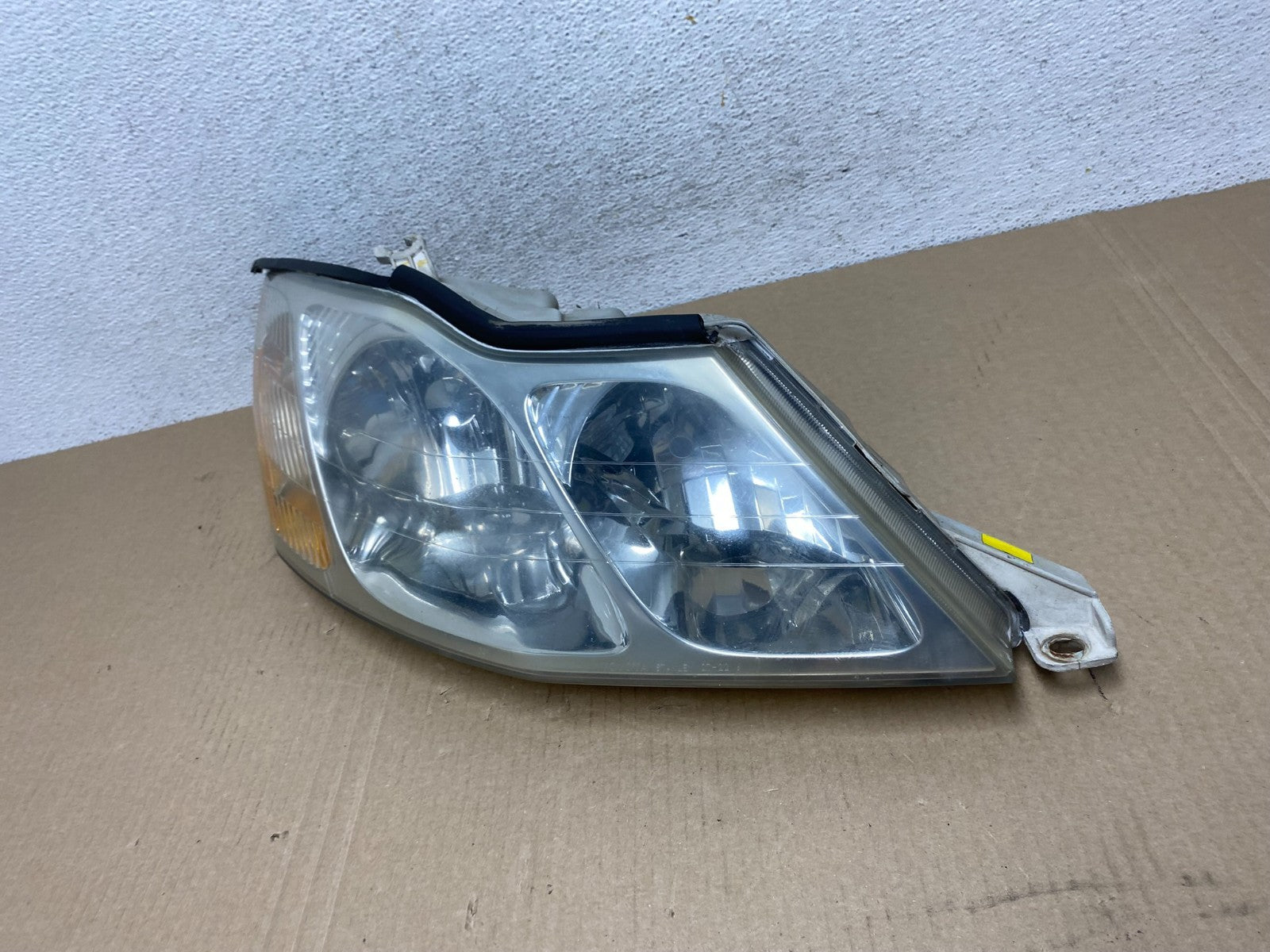 2000-2004 Toyota Avalon Halogen Headlight Right Passenger RH AF5774 DW1