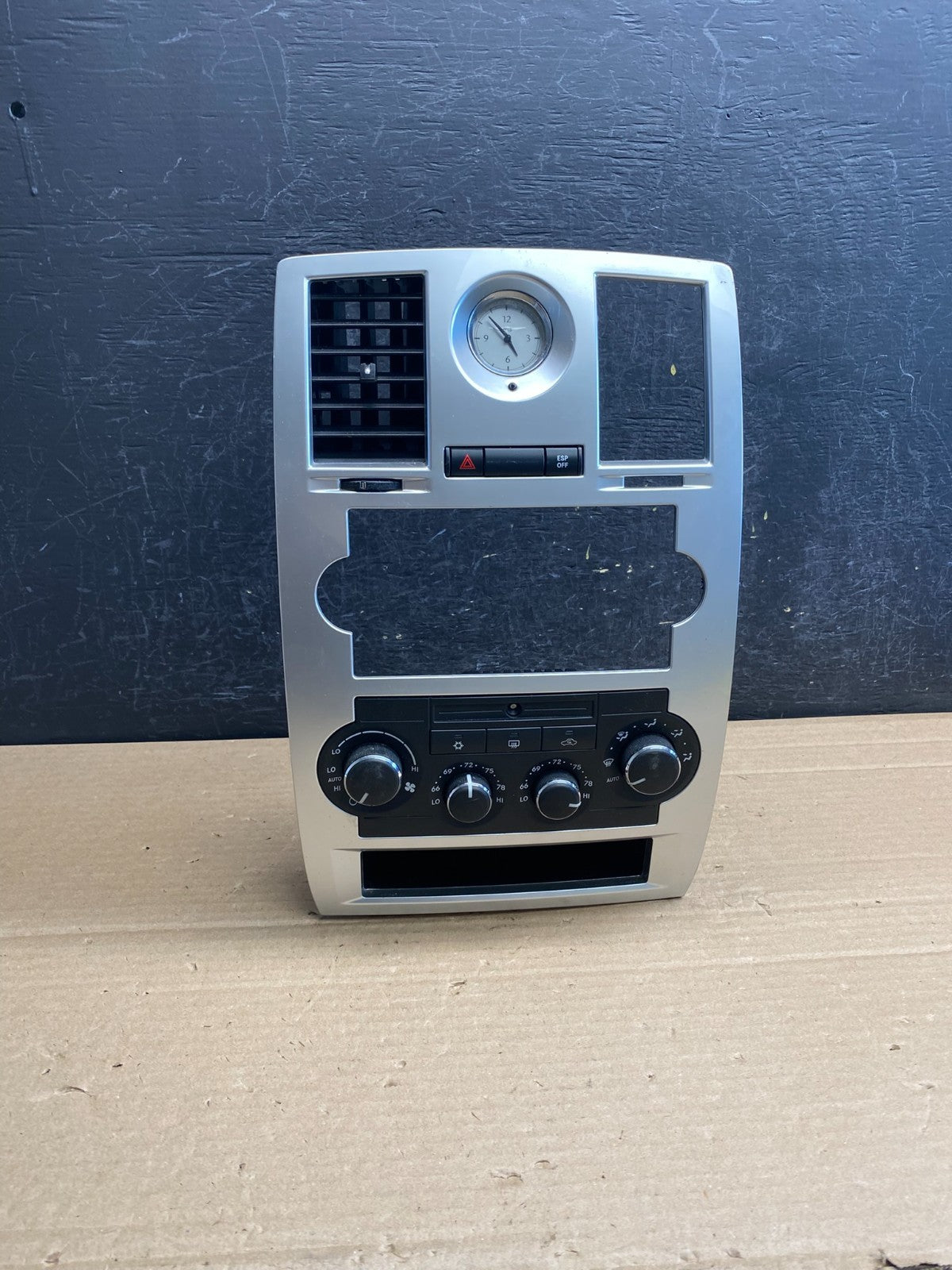 2005 to 2007 Chrysler 300 Dash Heater A/C Climate Control Radio Panel AG0134 DG0