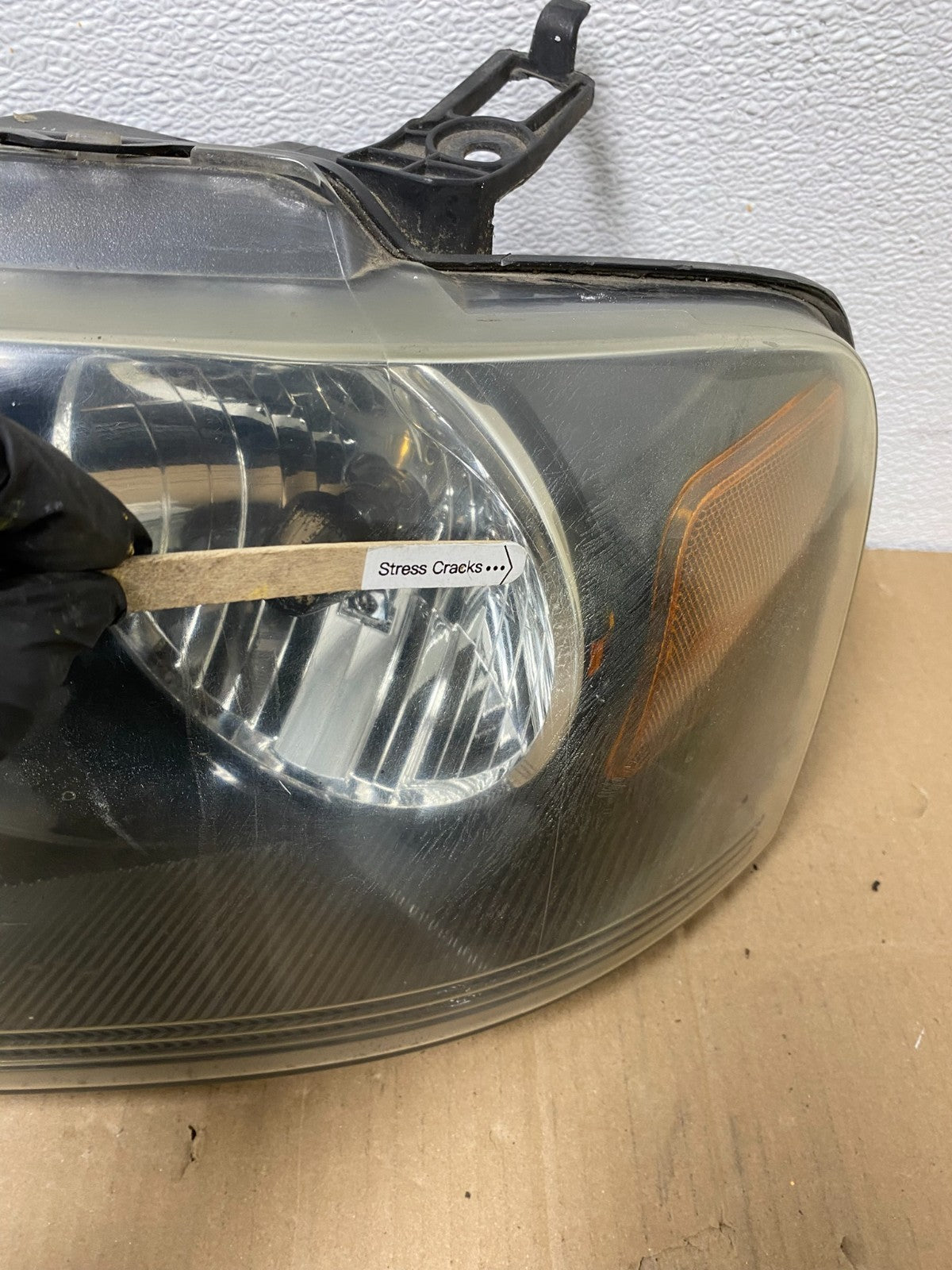 2004 to 2008 Ford F-150 F150 Left+Right Halogen Headlights AC0152 DW5