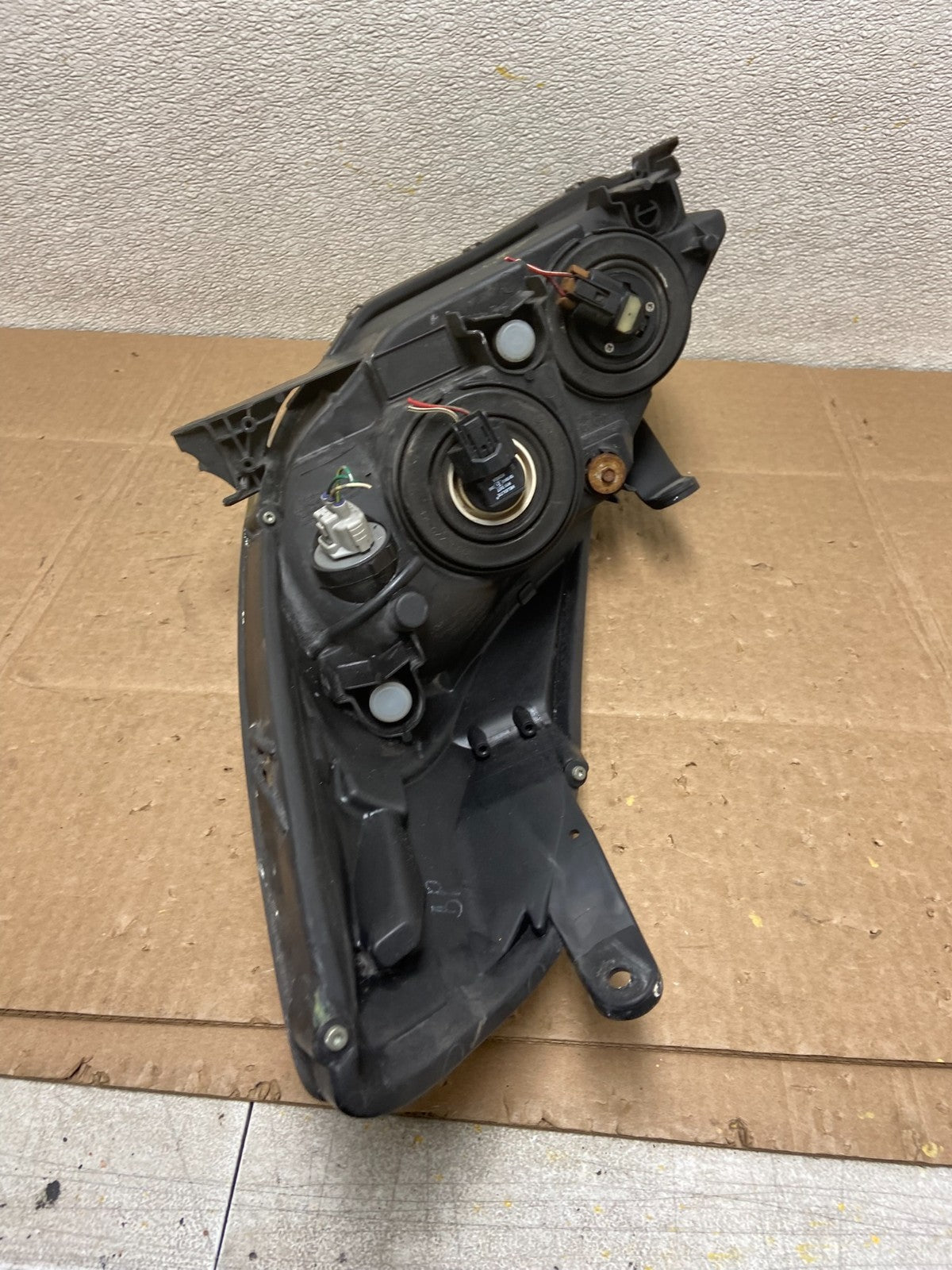 2004 2005 2006 Toyota Solara Halogen Headlight Right Passenger Side Y8738 DW10