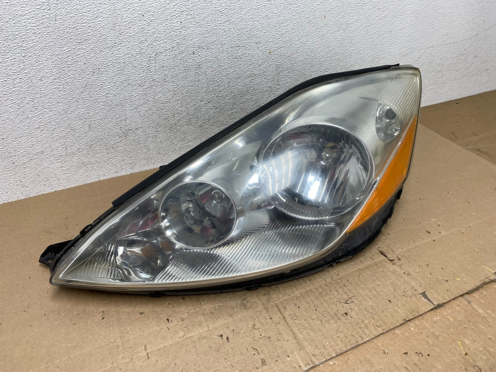 2006 to 2010 Toyota Sienna Left Driver Lh Side Headlight Halogen AE6472 DW2