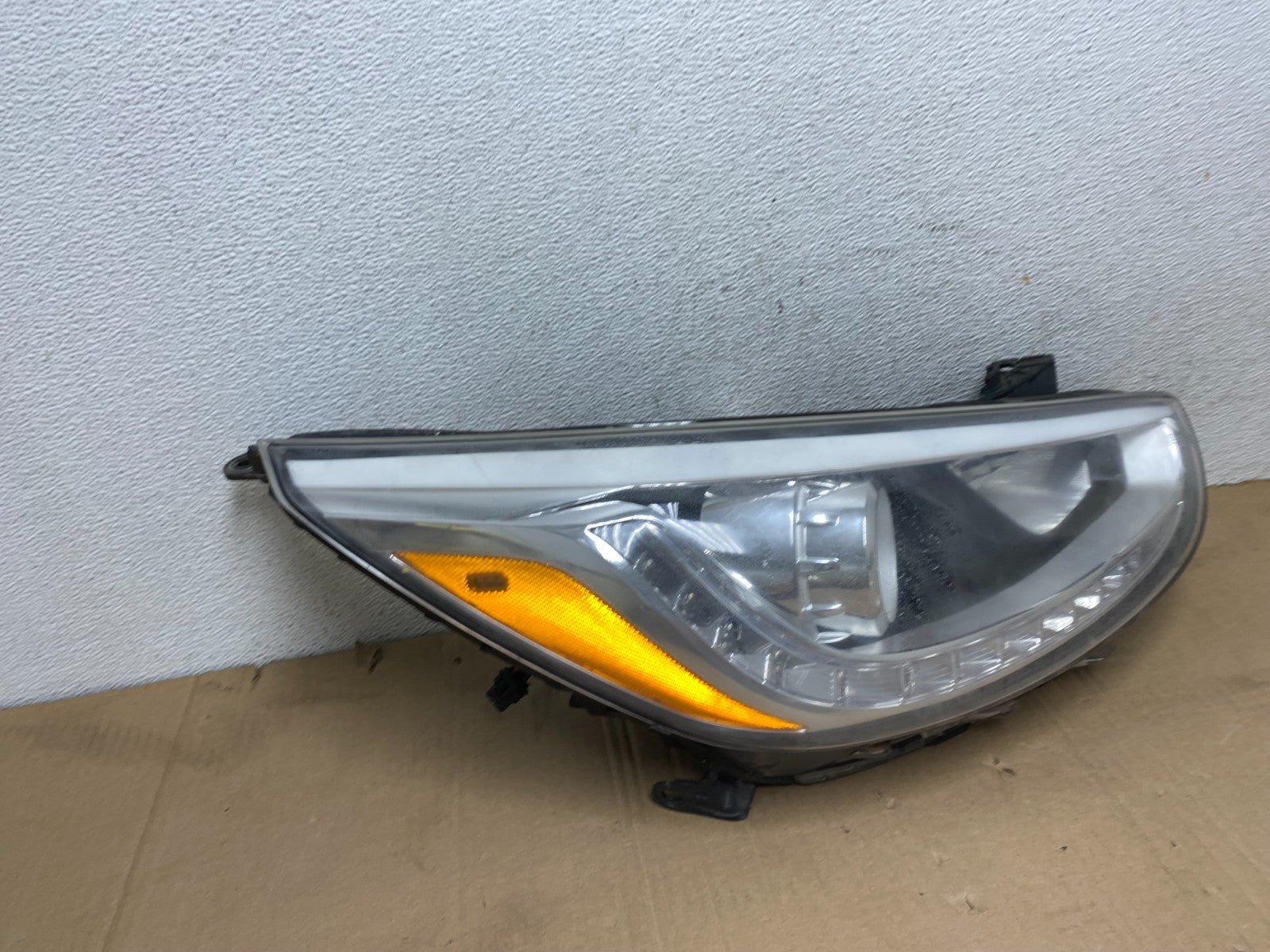 2014 to 2017 Hyundai Accent Sedan Right Passenger LED Headlight ae9091 DG2