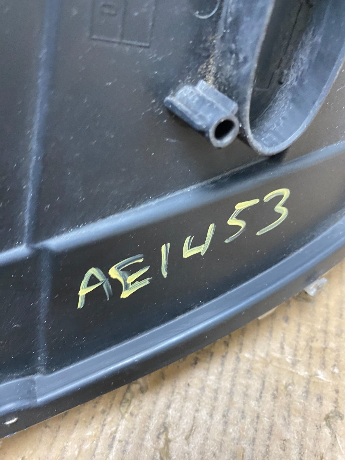 2007 to 2013 Mercedes Sprinter Headlight Right Passenger Halogen AE1453 DW9