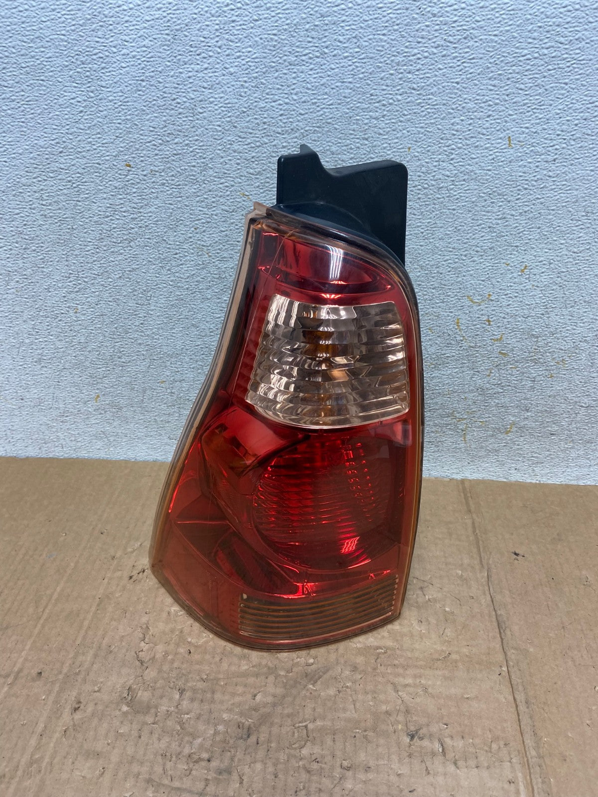 2003 2004 2005 Toyota 4Runner Left Driver LH Side Tail Light AI5465 LK0