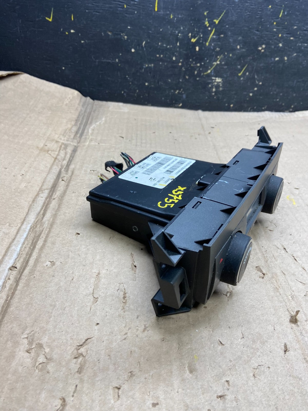 2006 to 2011 Cadillac DTS AC Heater Climate Control Panel X5755 DG1