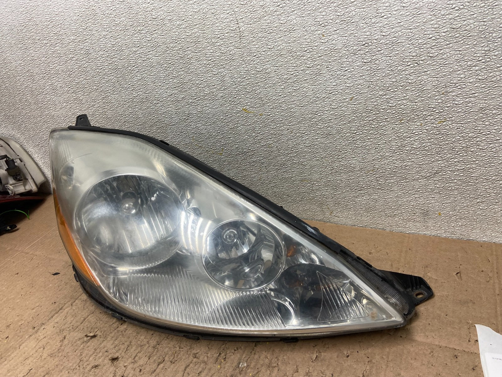 2006 to 2010 Toyota Sienna Right Passenger Rh Side Headlight Halogen Y4673 DW1