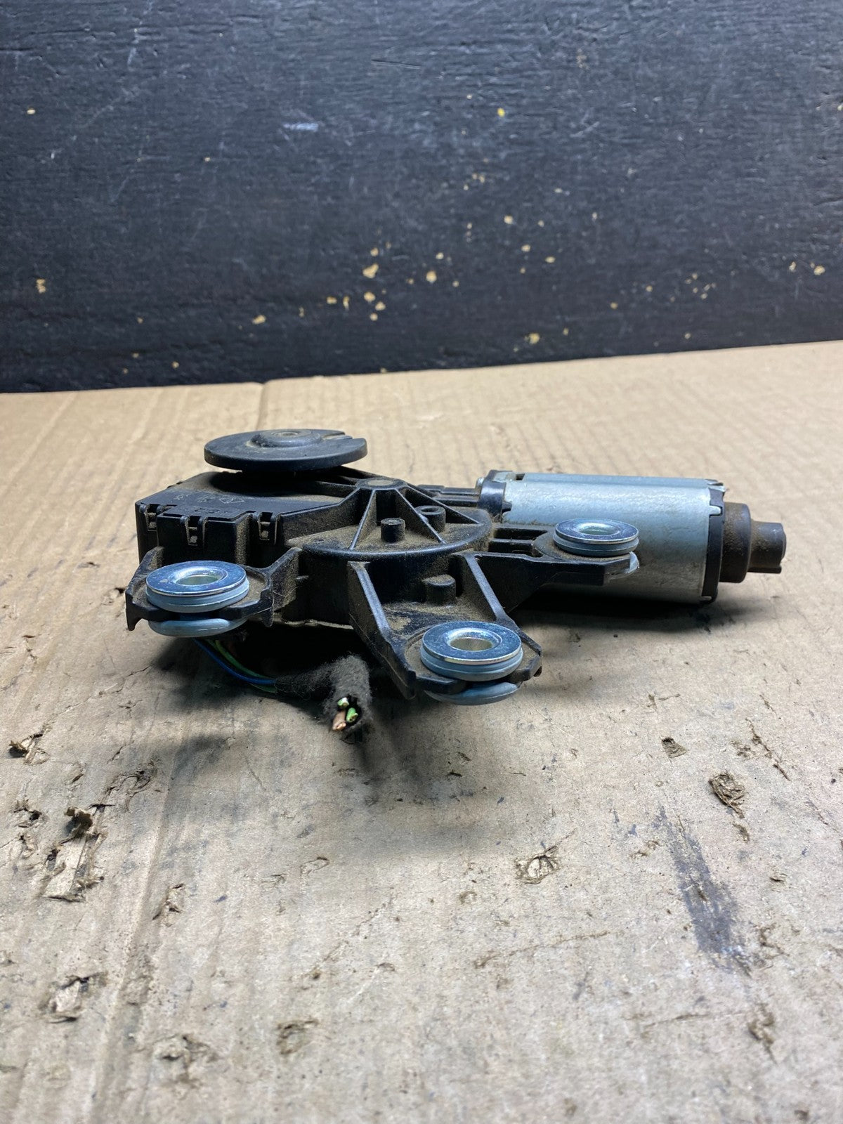 2003 to 2010 Porsche Cayenne Rear Back Window Wiper Motor AB0392 DG1