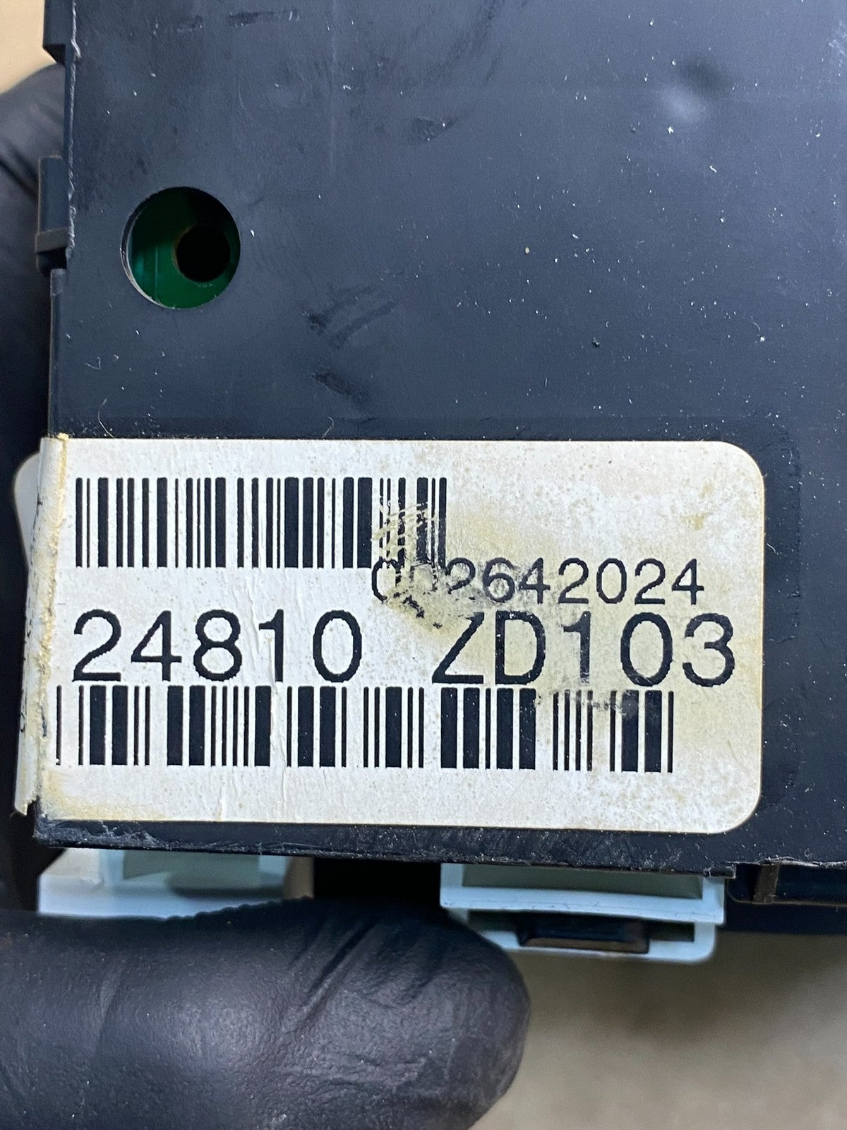 2003 2004 Nissan Xterra Frontier Speedometer Cluster Gauge AG7475 DG5
