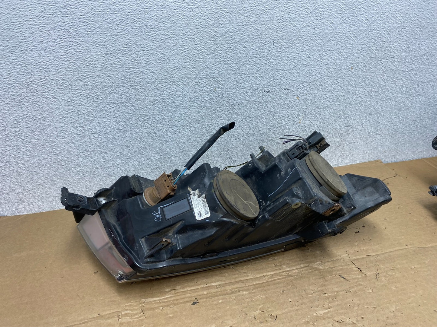 2006 to 2009 Lincoln MKZ Zephyr Left Driver Headlight Halogen AD4086 DW5