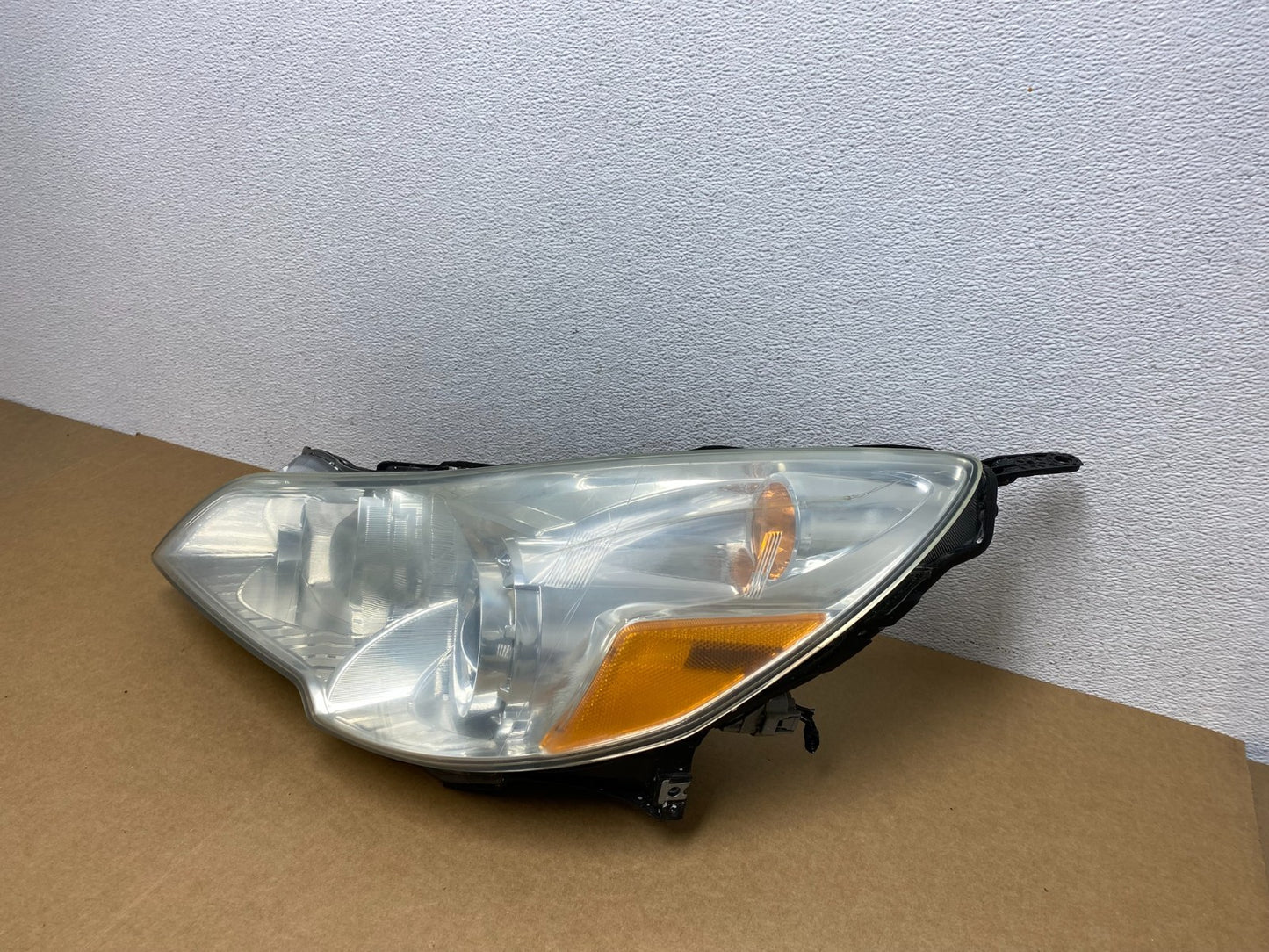 2010 2011 2012 Subaru Legacy Outback Left Driver Halogen Headlight AC1651 DW1
