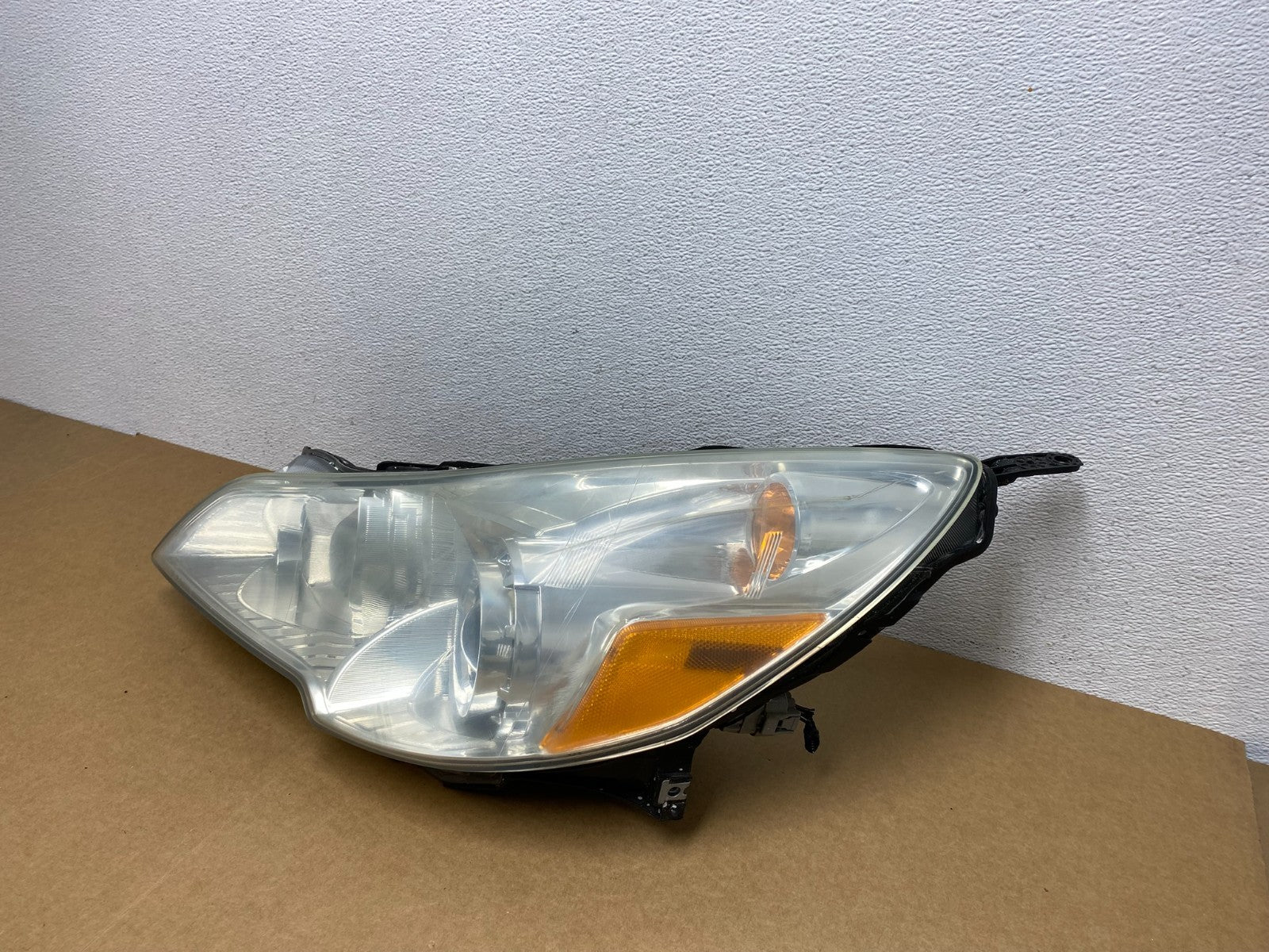 2010 2011 2012 Subaru Legacy Outback Left Driver Halogen Headlight AC1651 DW1