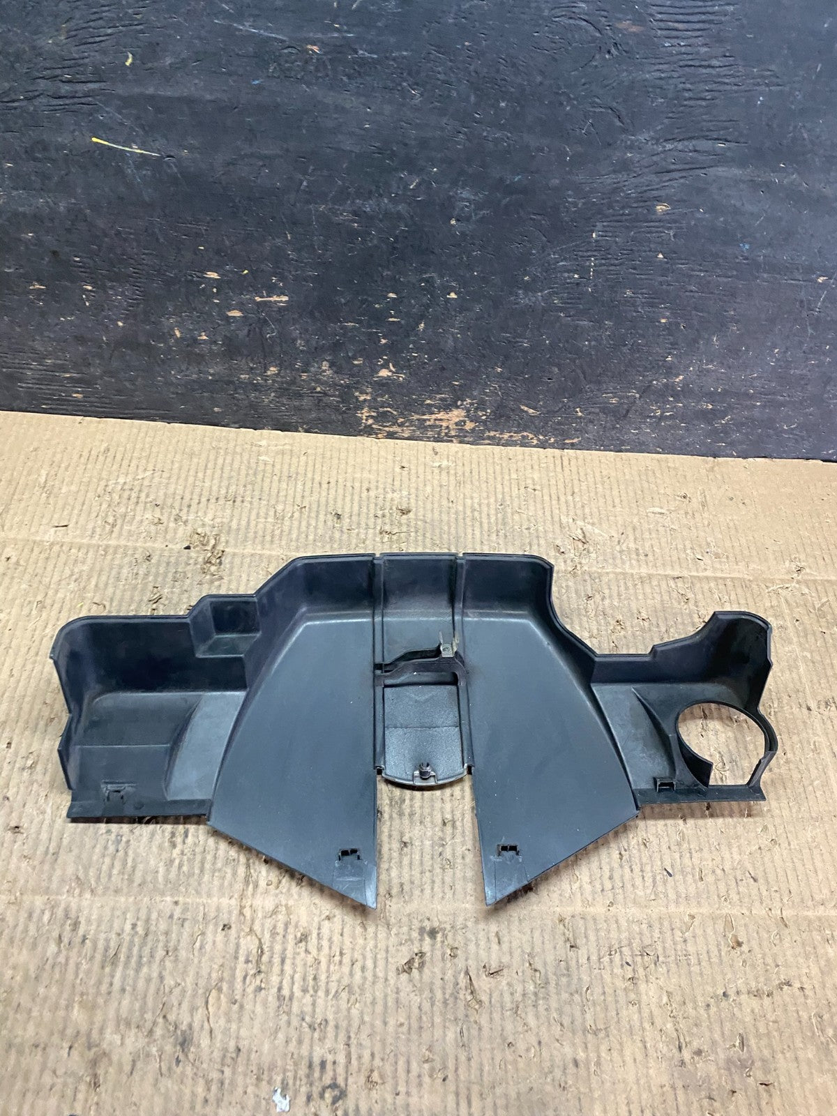 2002 to 2006 Mercedes C240 Engine Air Intake Cleaner Box T9610 DG4