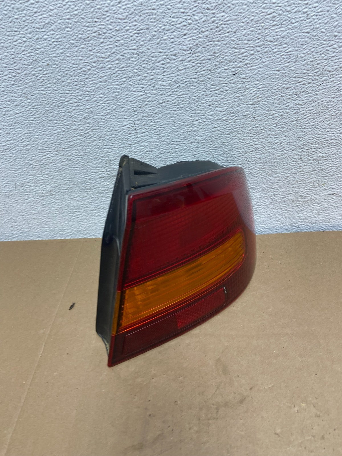 2000 to 2004 Subaru Legacy Right Passenger Rh Side Tail Light AC5589 DW2
