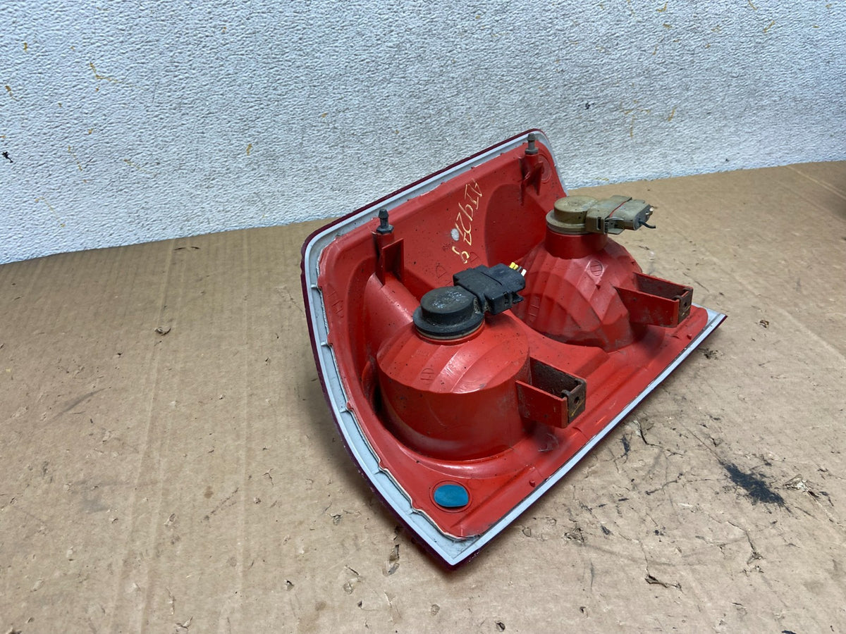2005-2011 Dodge Dakota Lh Left Driver Side Tail Light AI9278 LK5