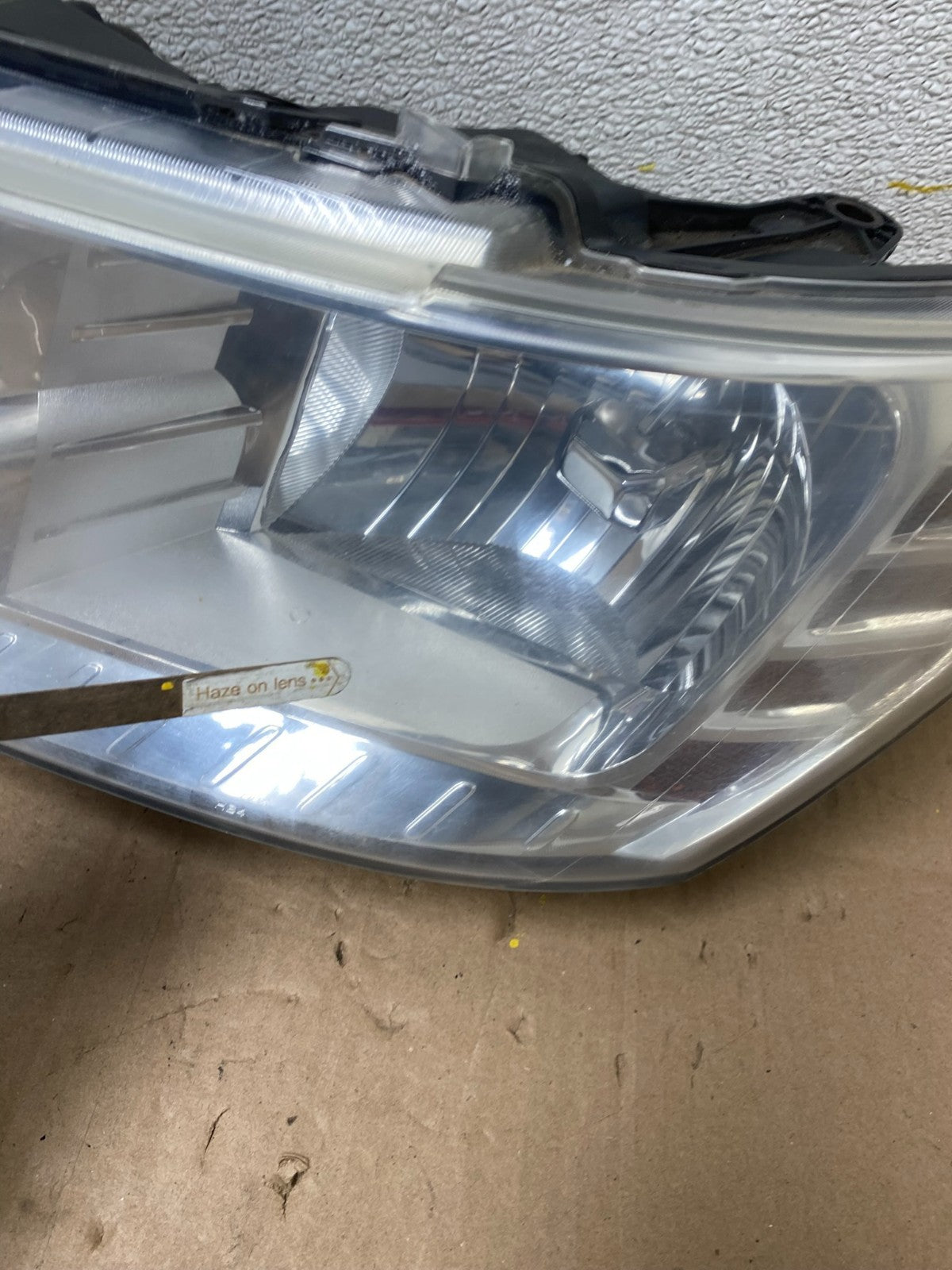 2009 to 2017 Dodge Journey Headlights Left+Right Set Halogen W0955 DW9