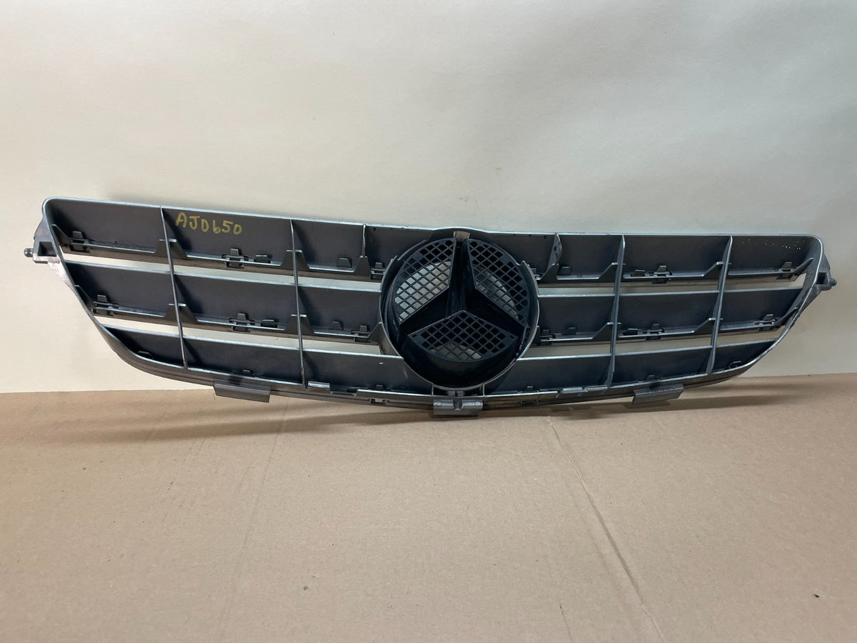 2003-2009 Mercedes Clk-Class W209 CLK550 CLK55 Front Upper Grill Grille AJ06503