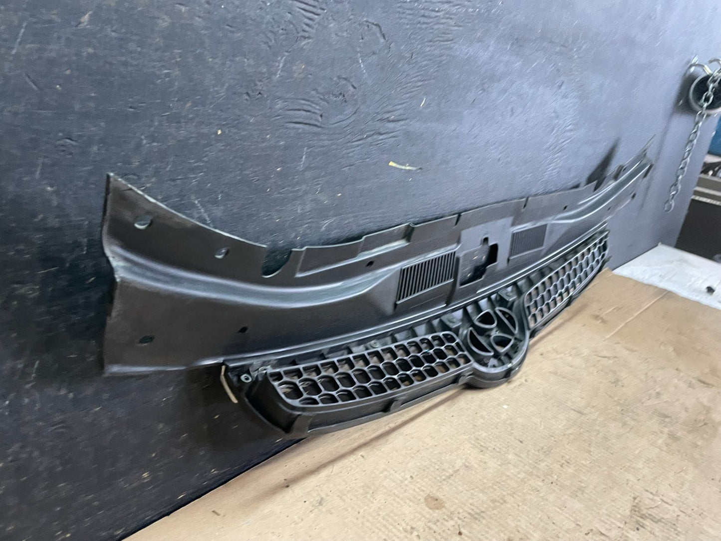 2009-2012 Hyundai Elantra Touring Wagon Front Upper Grill Grille T0509 DG5