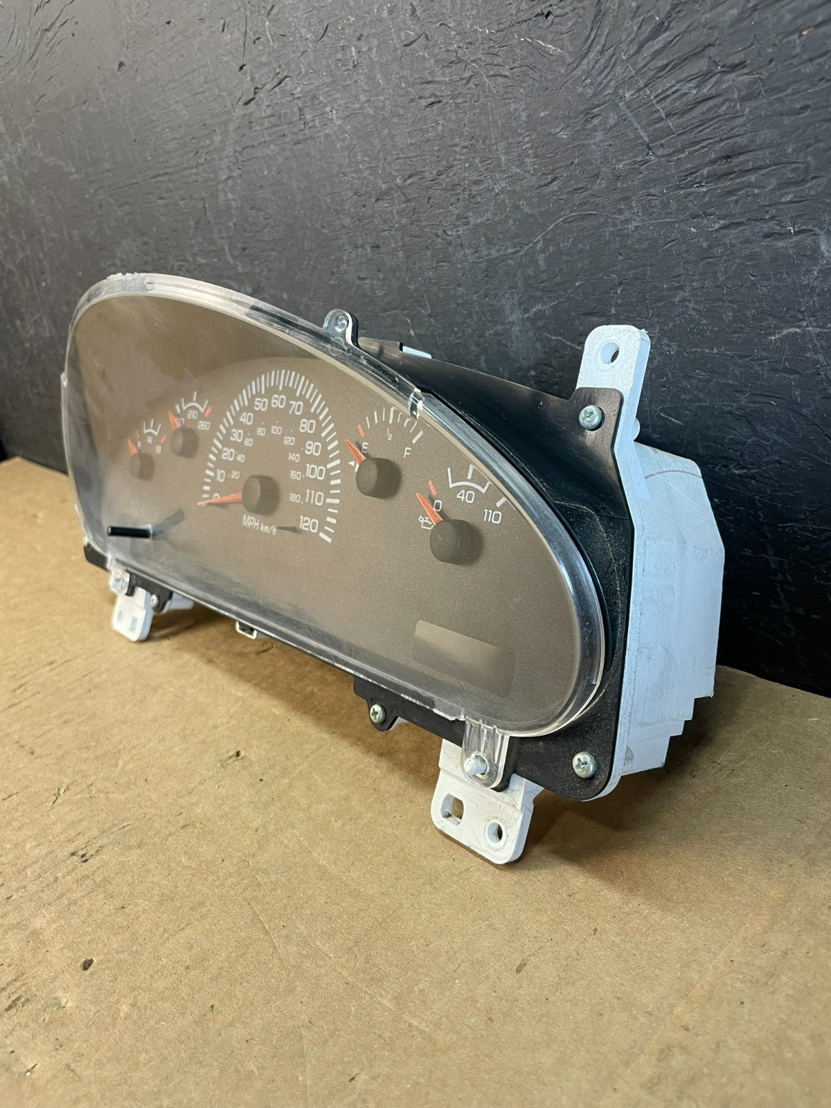 2001-2003 Dodge Van 1500 2500 3500 Speedometer Gauge Cluster AD03891
