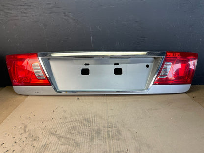 2003 to 2006 Kia Optima Rear License Plate Center Tail Light Panel Oem AB7964 DG0